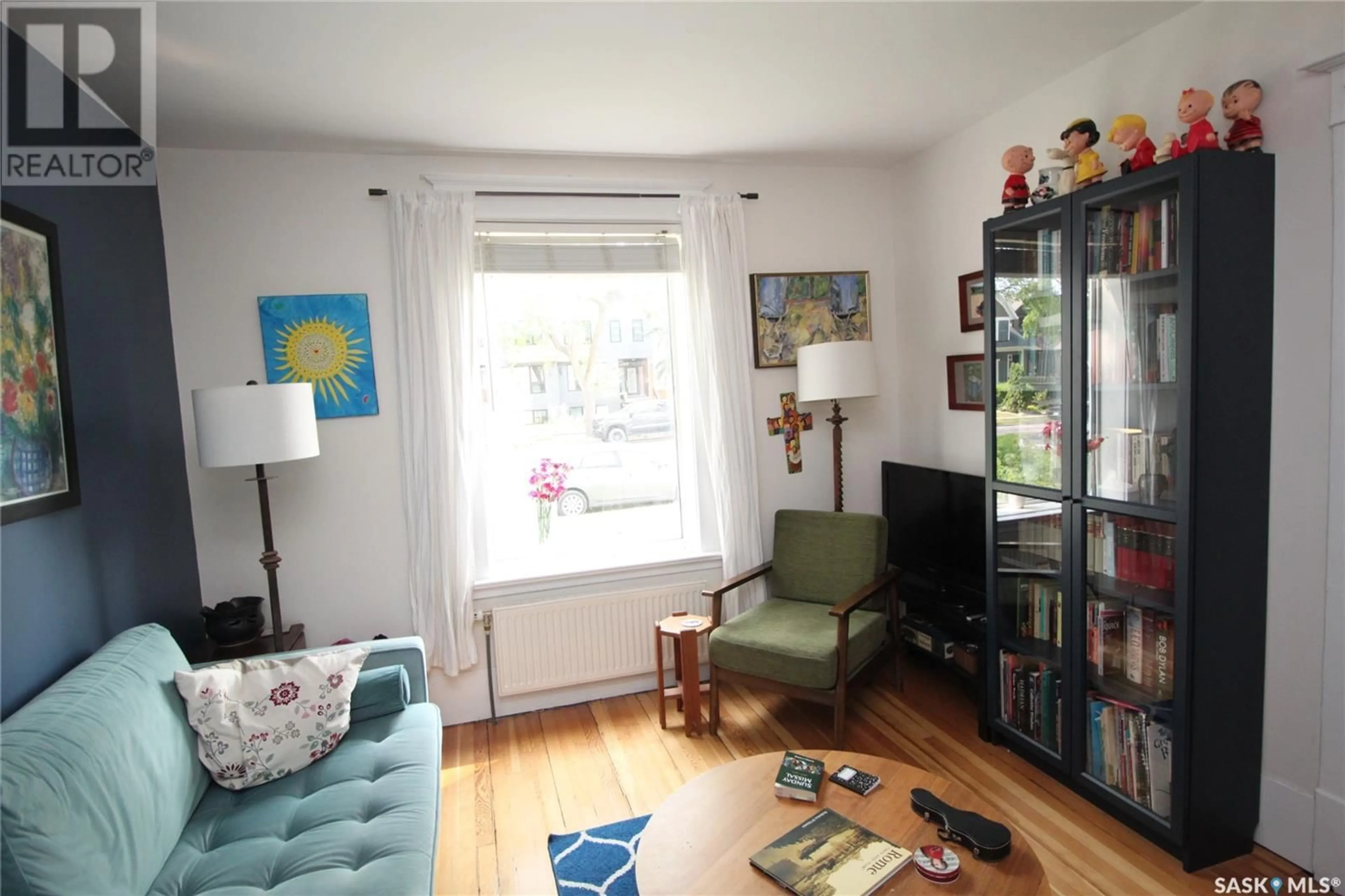 Living room with furniture, unknown for 807 MAIN STREET, Saskatoon Saskatchewan S7H0K2
