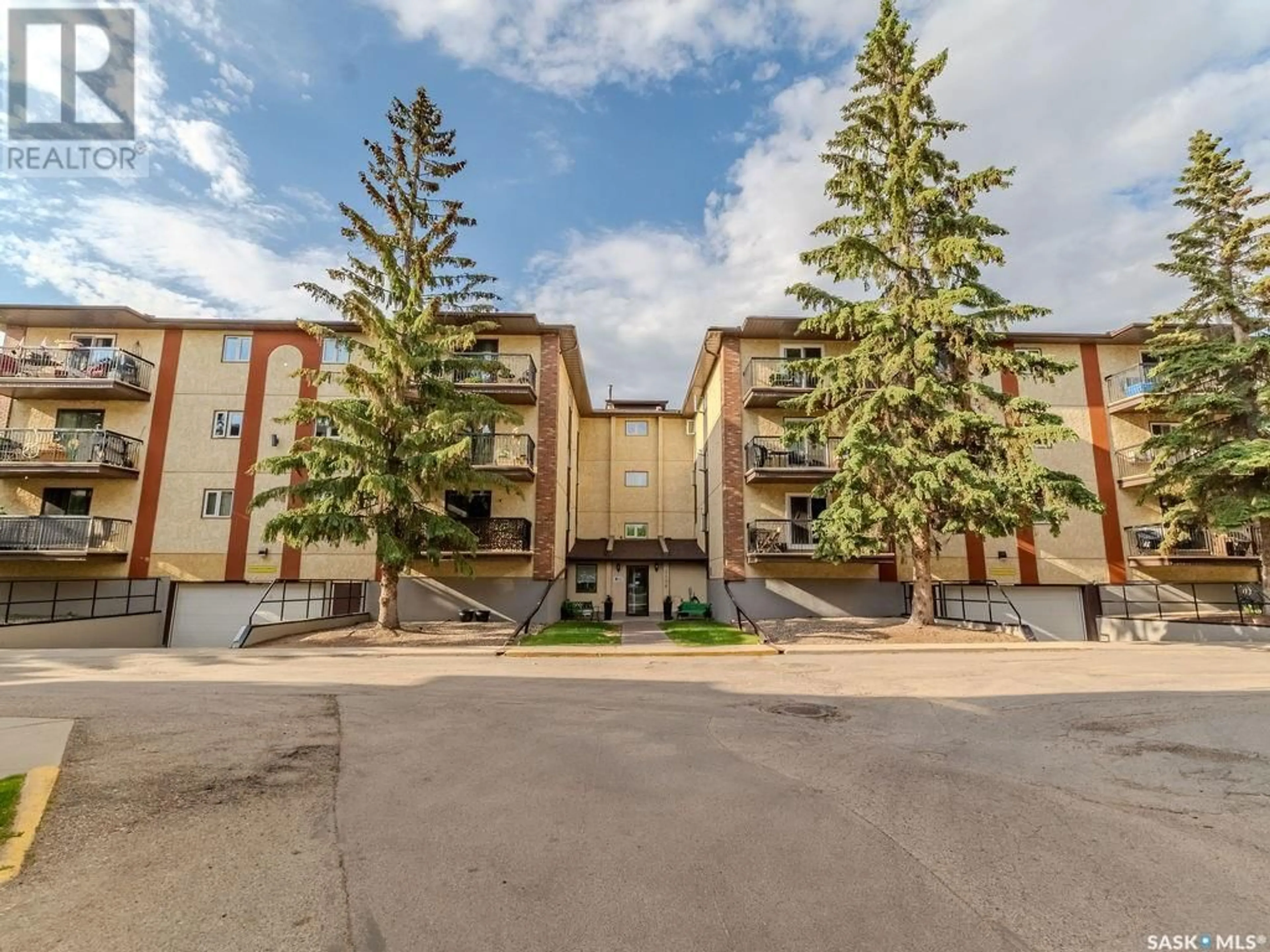 Patio, mountain view for 3130 - 106 LOUISE STREET, Saskatoon Saskatchewan S7J3L8