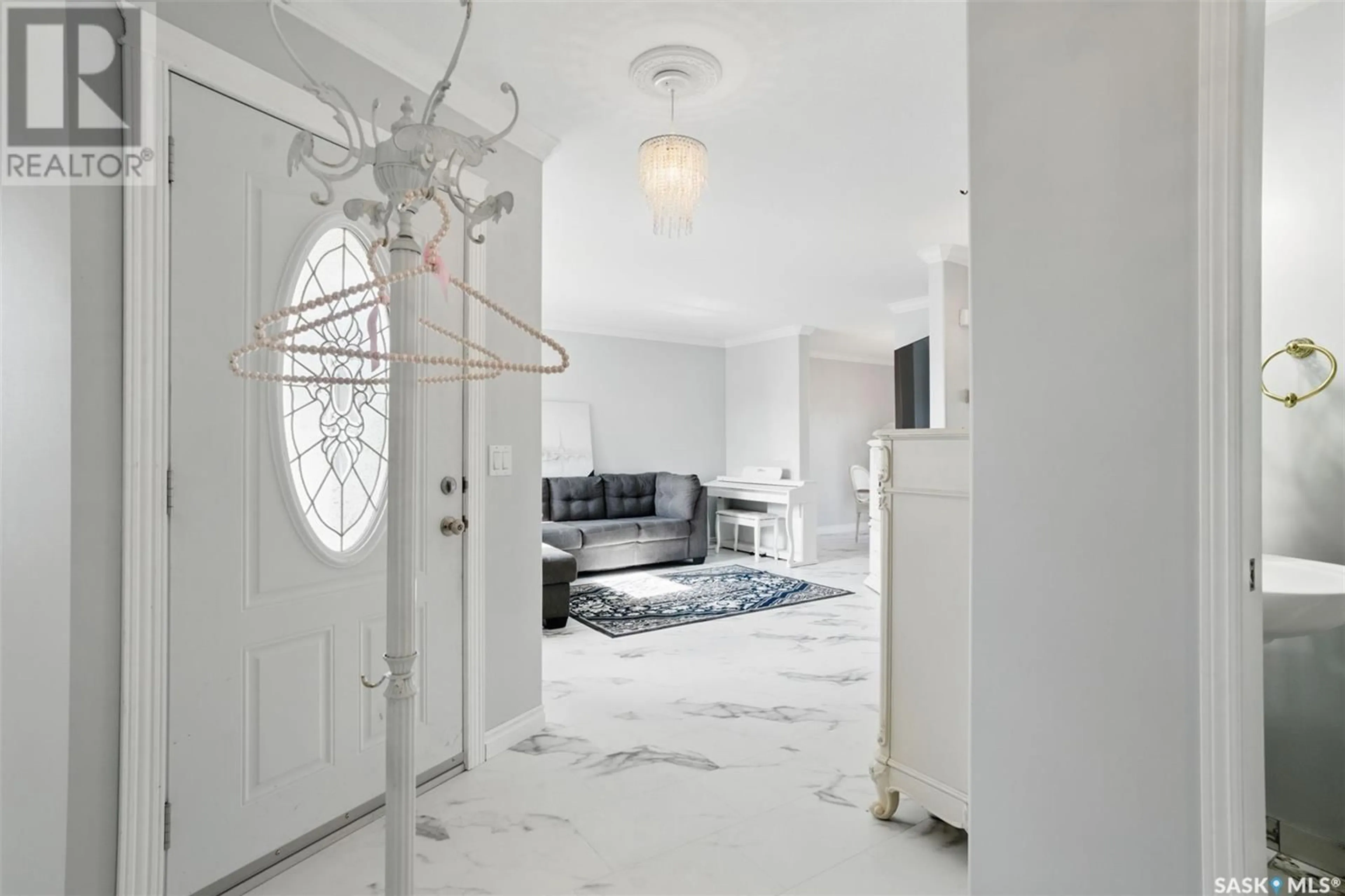 Indoor entryway for 204 CRYSTAL VILLA, Warman Saskatchewan S0K0A1