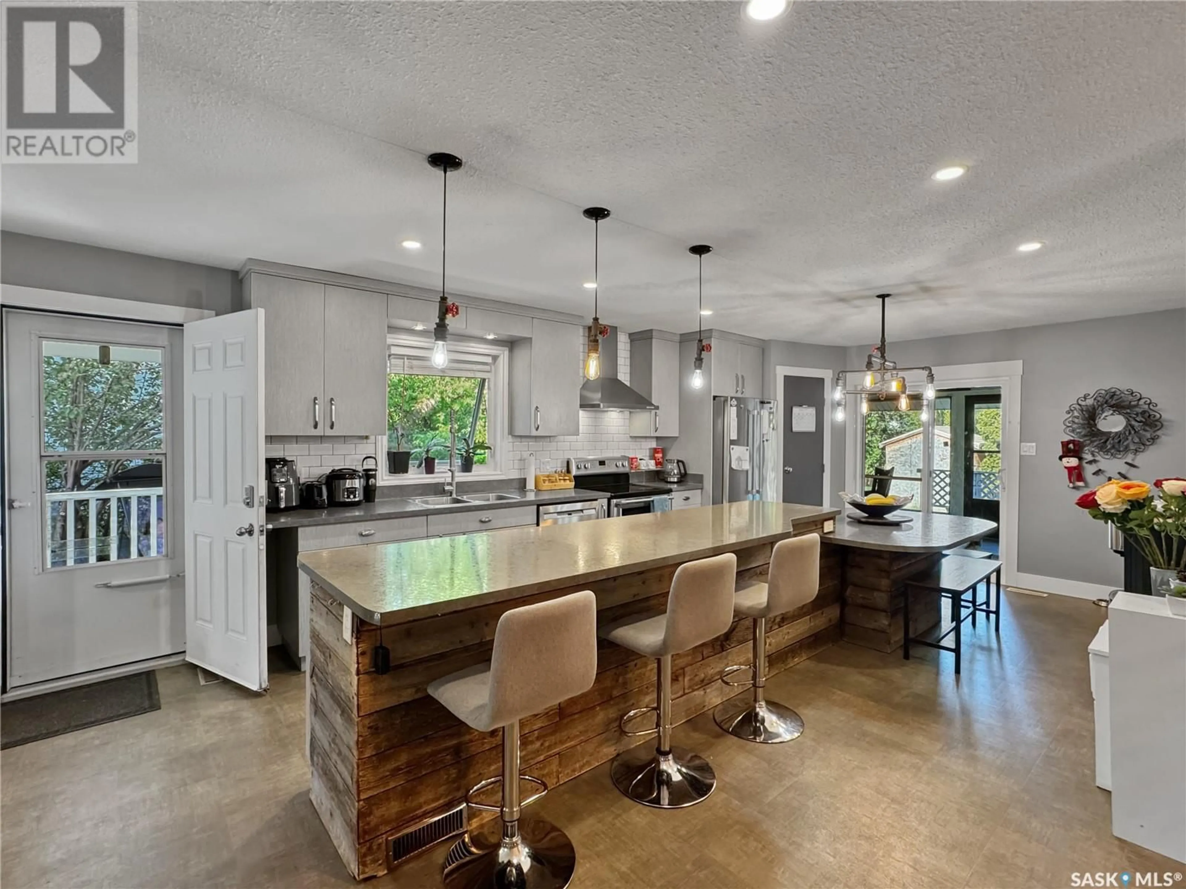 Open concept kitchen, unknown for 10818 MEIGHEN CRESCENT, North Battleford Saskatchewan S9A3L3