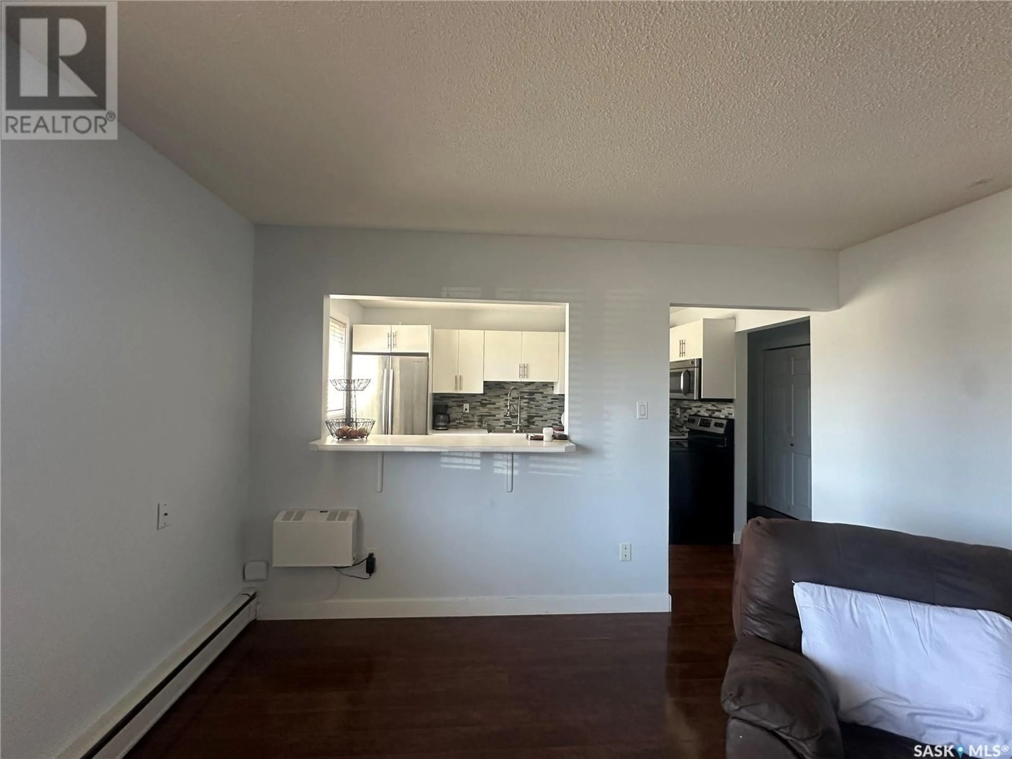 A pic of a room for E - 1 230 BROADWAY AVENUE, Regina Saskatchewan S4N0Z7