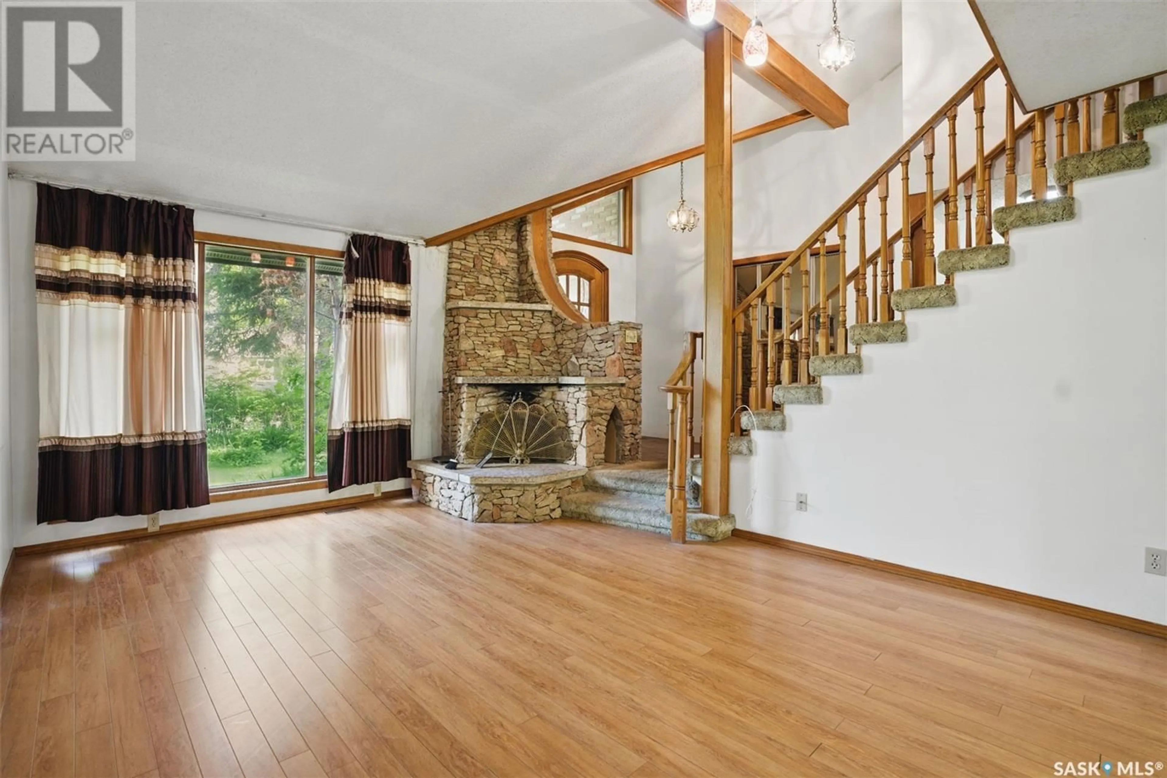 Indoor foyer for 128 112TH STREET, Saskatoon Saskatchewan S7N1T9