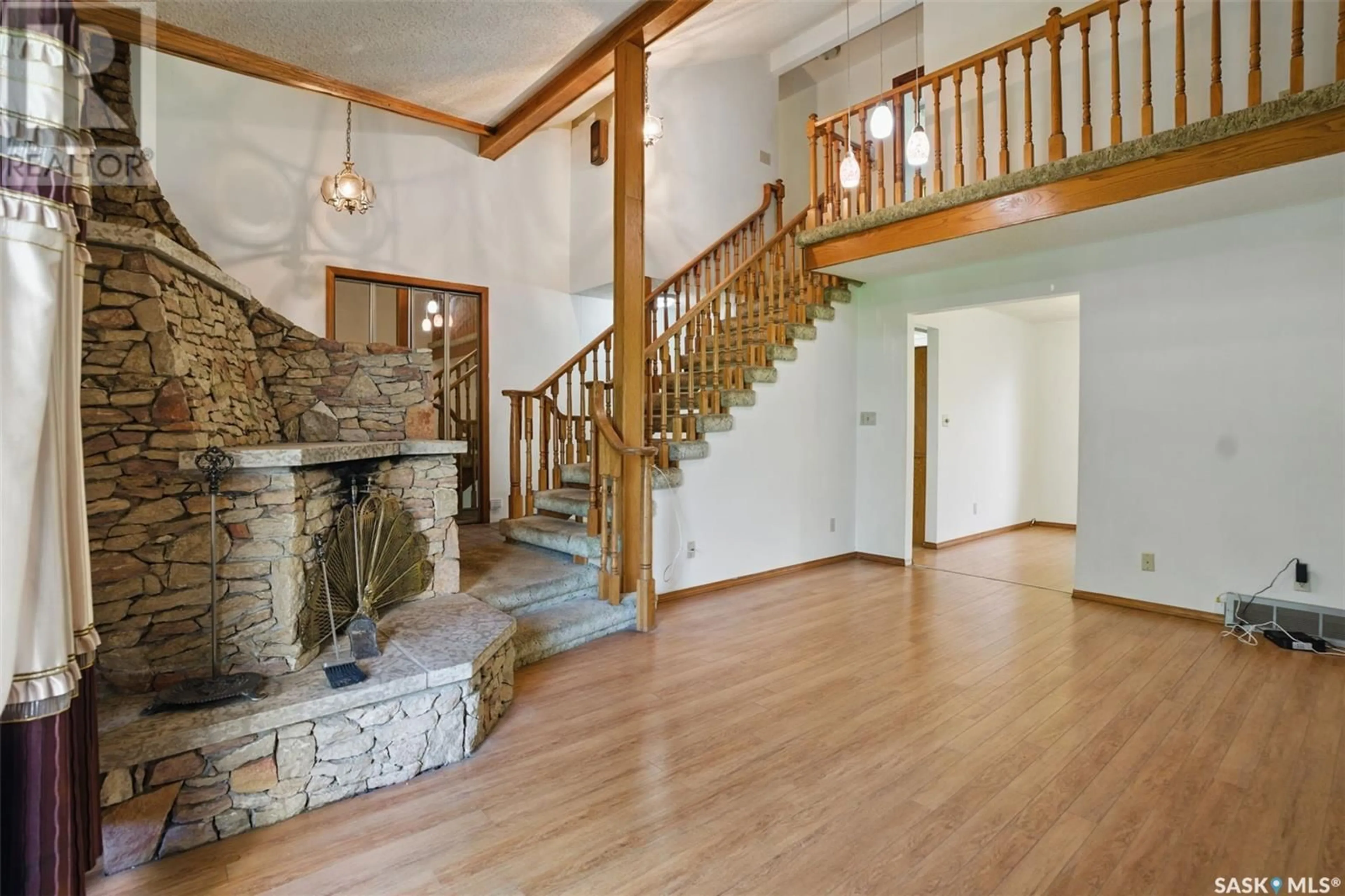 Indoor foyer for 128 112TH STREET, Saskatoon Saskatchewan S7N1T9