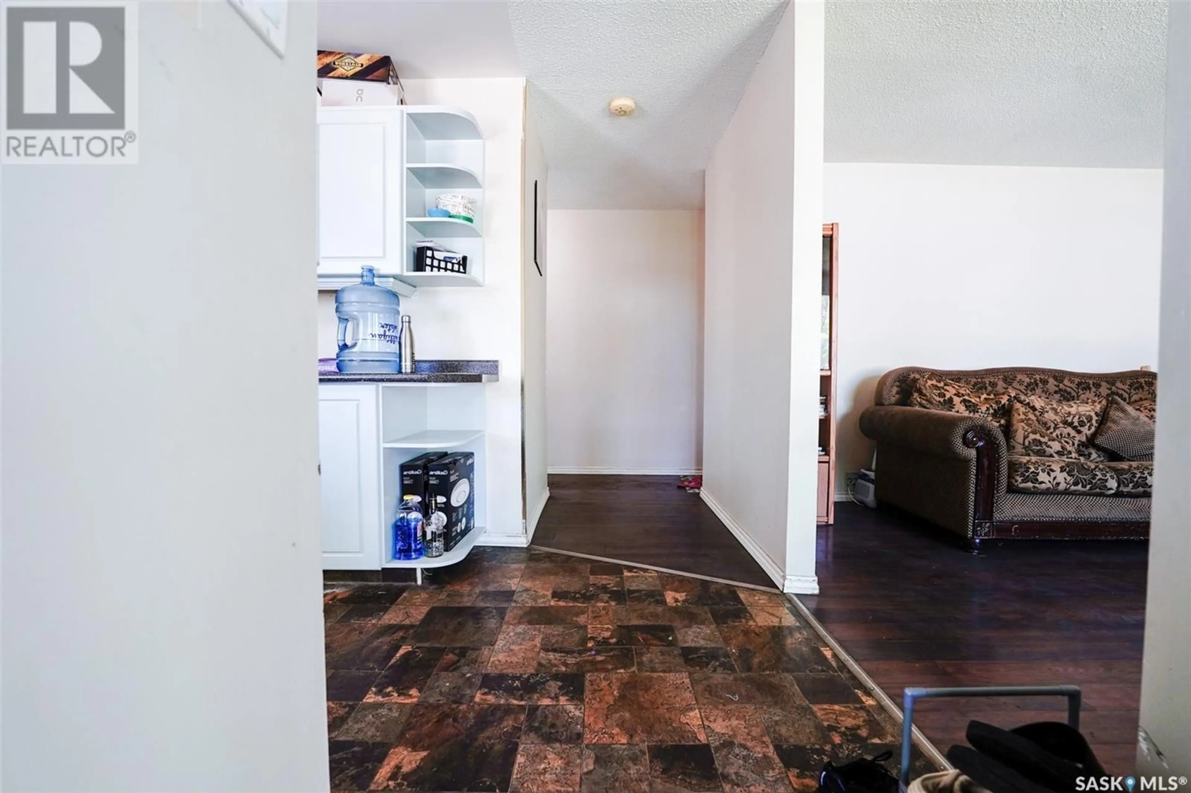 Unknown for 2303 7TH AVENUE E, Regina Saskatchewan S4N4T1