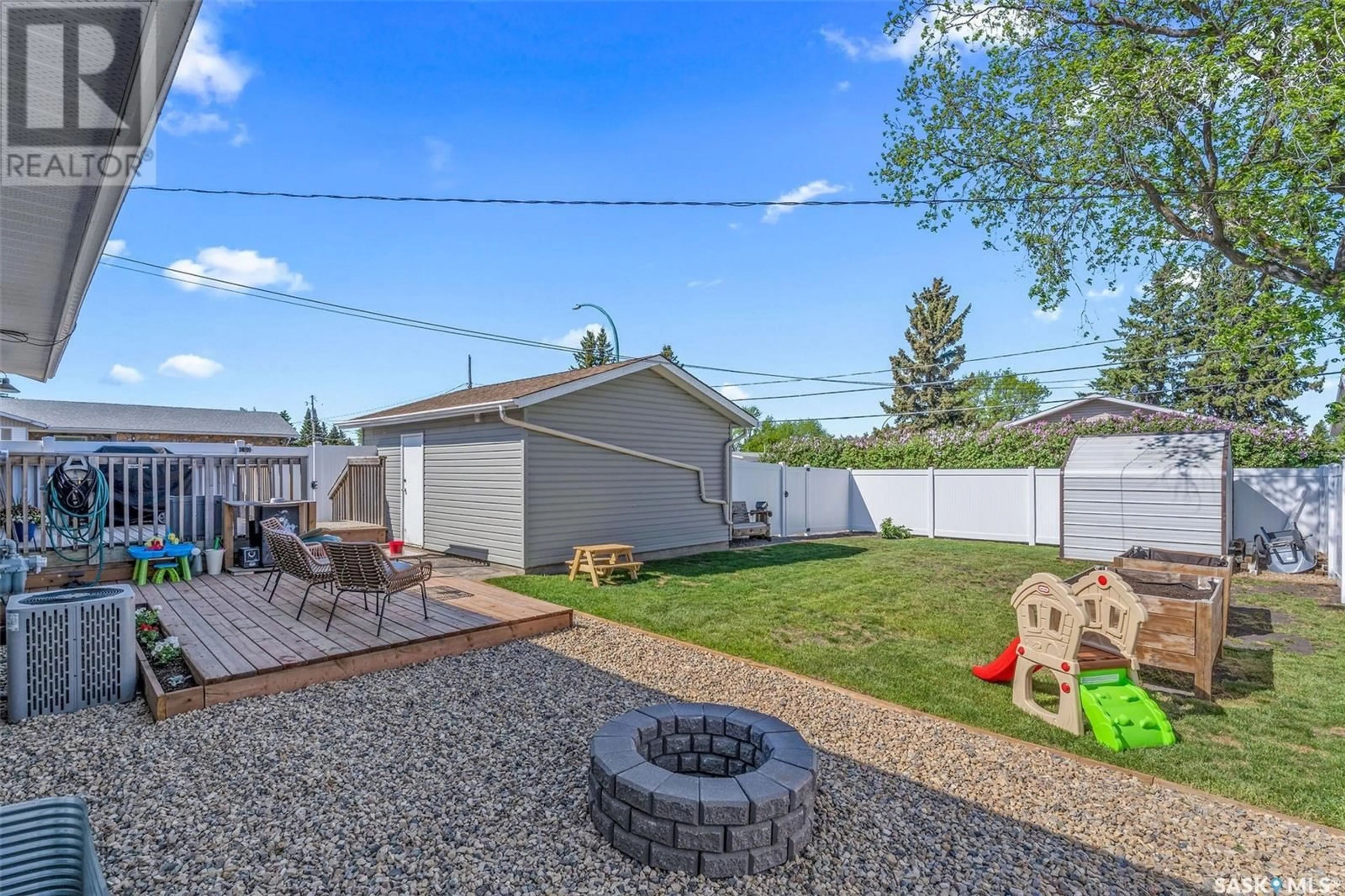 Patio, mountain view for 707 BROADWAY AVENUE, Melfort Saskatchewan S0E1A0
