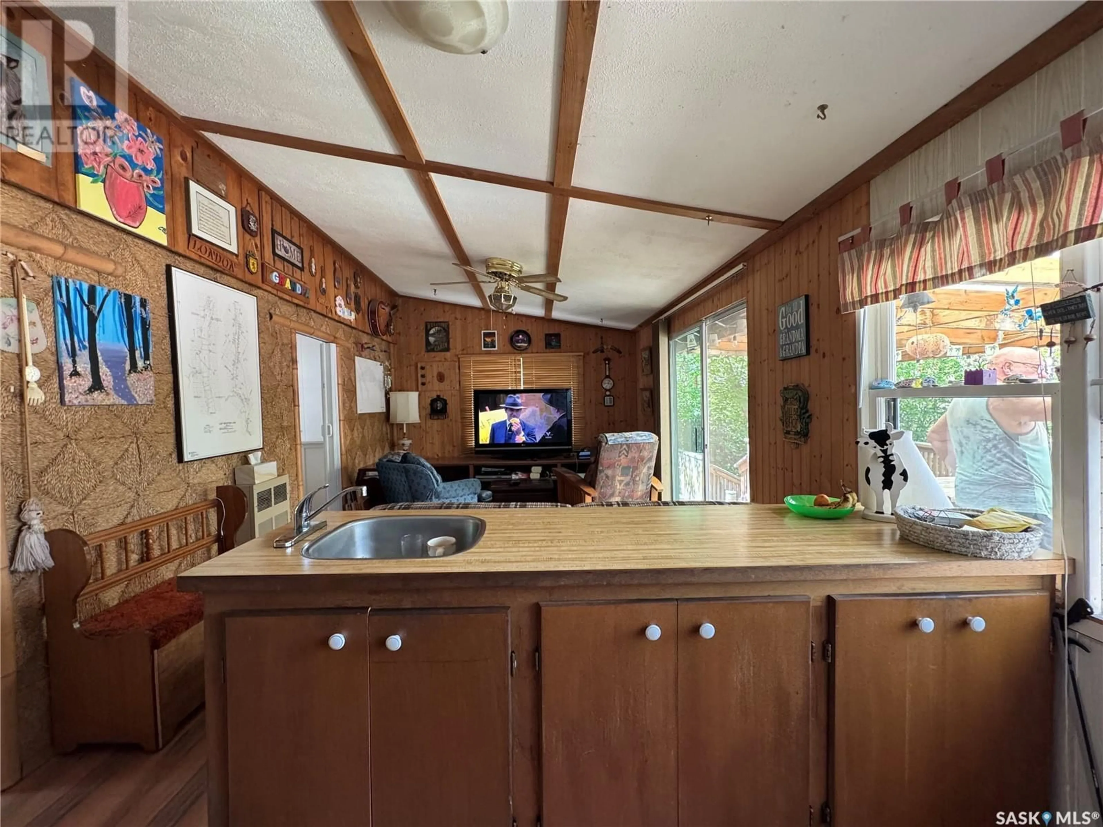 Standard kitchen, unknown for 580 NICOLL AVENUE, Regina Beach Saskatchewan S0G4C0