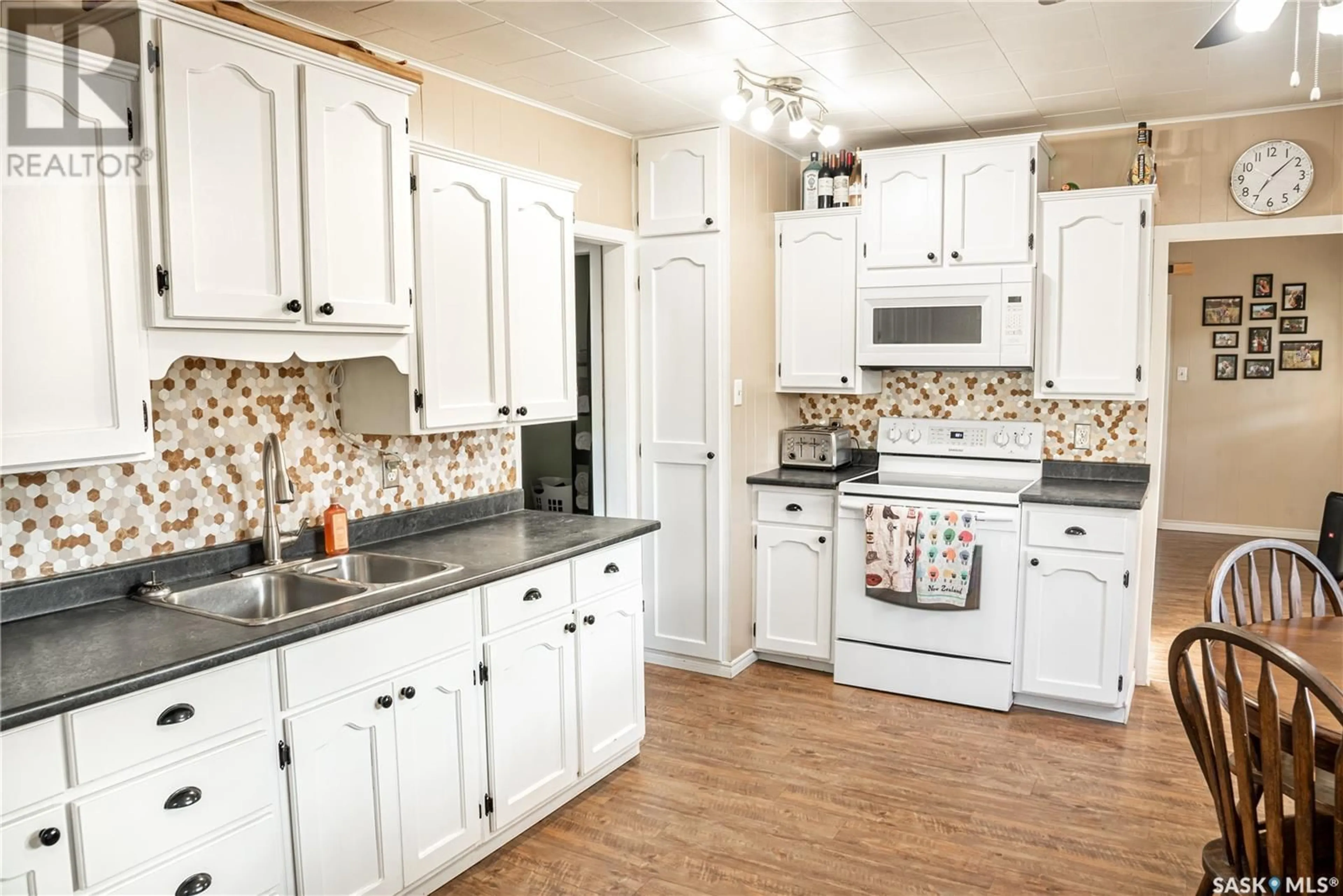 Standard kitchen, ceramic/tile floor for 109 4TH AVENUE, Big River Saskatchewan S0J0E0