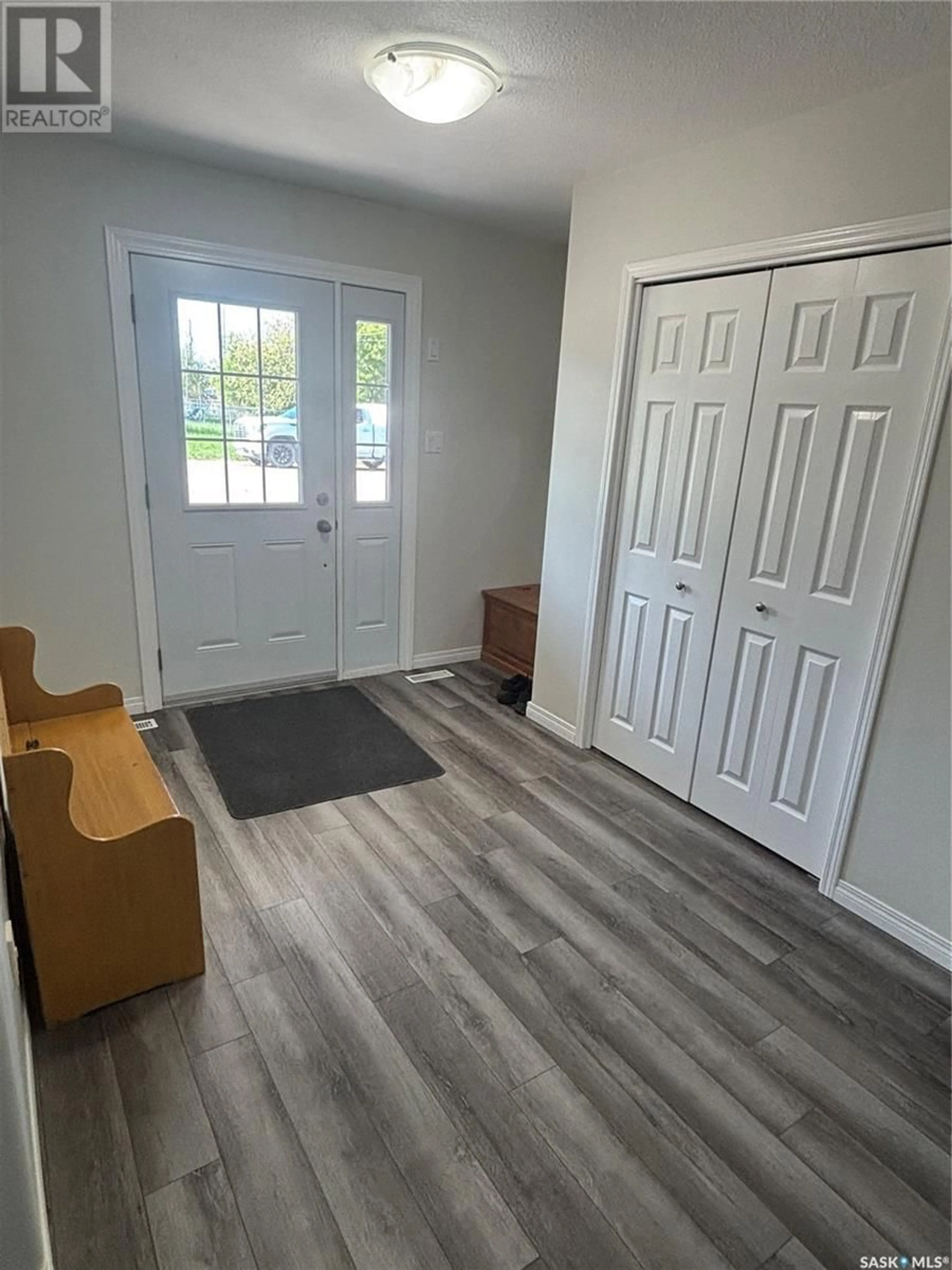 Indoor entryway for 228 HEARN STREET, Outlook Saskatchewan S0L2N0