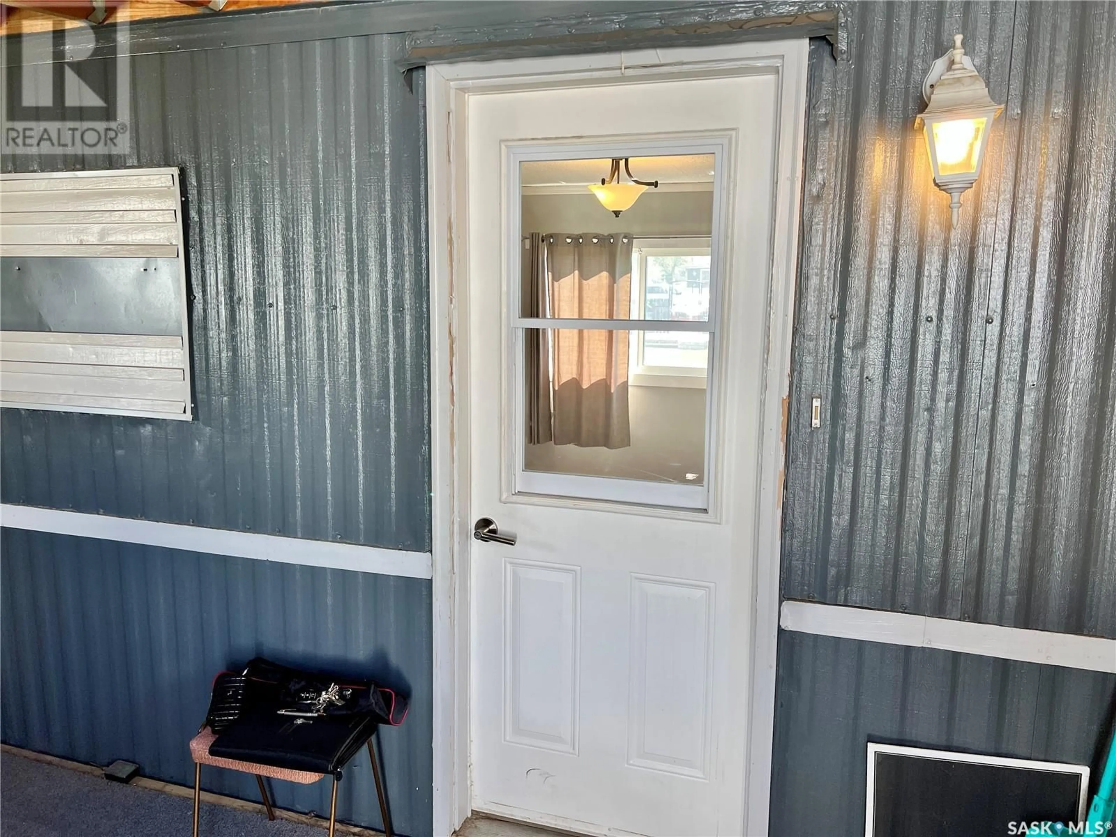 Indoor entryway for C-12 - 73 ROBERT STREET, Swift Current Saskatchewan S9H3S8