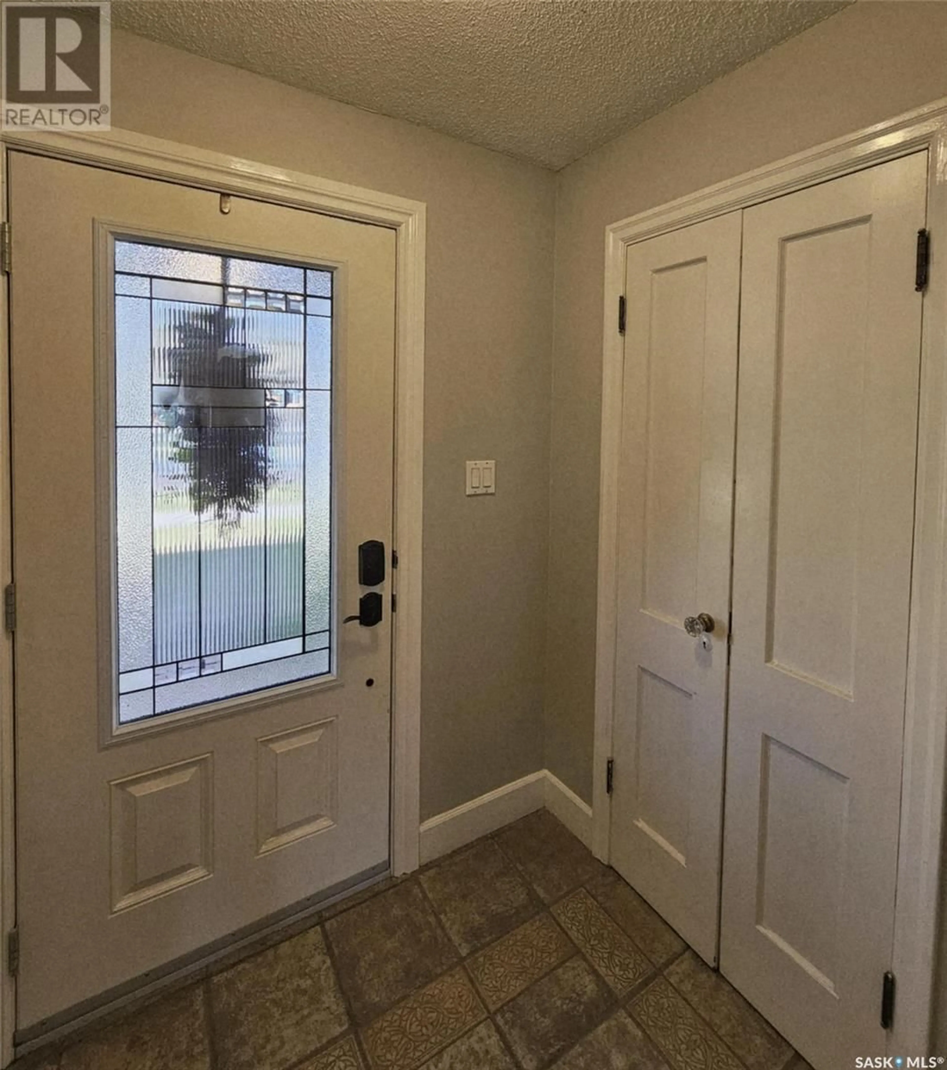 Indoor entryway for 153 2ND AVENUE, Yorkton Saskatchewan S3N1G5