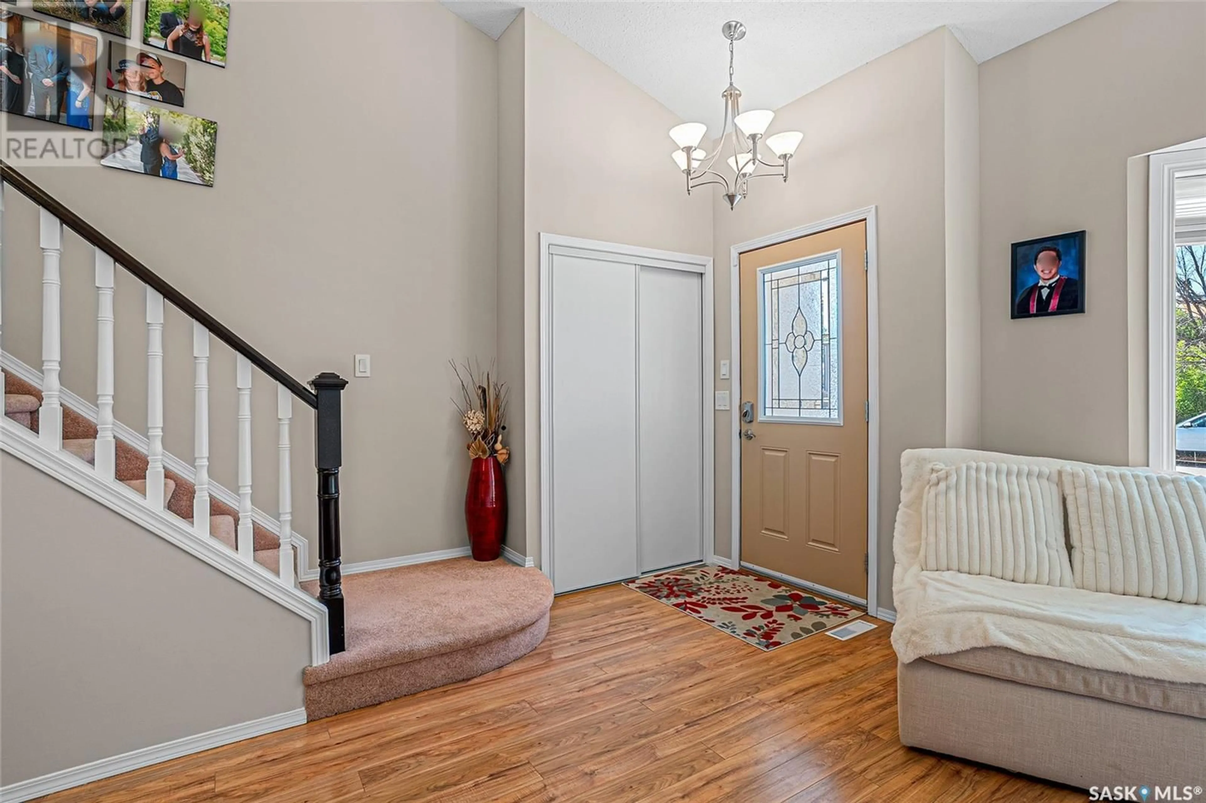 Indoor entryway for 662 WHITESWAN DRIVE, Saskatoon Saskatchewan S7K8A3