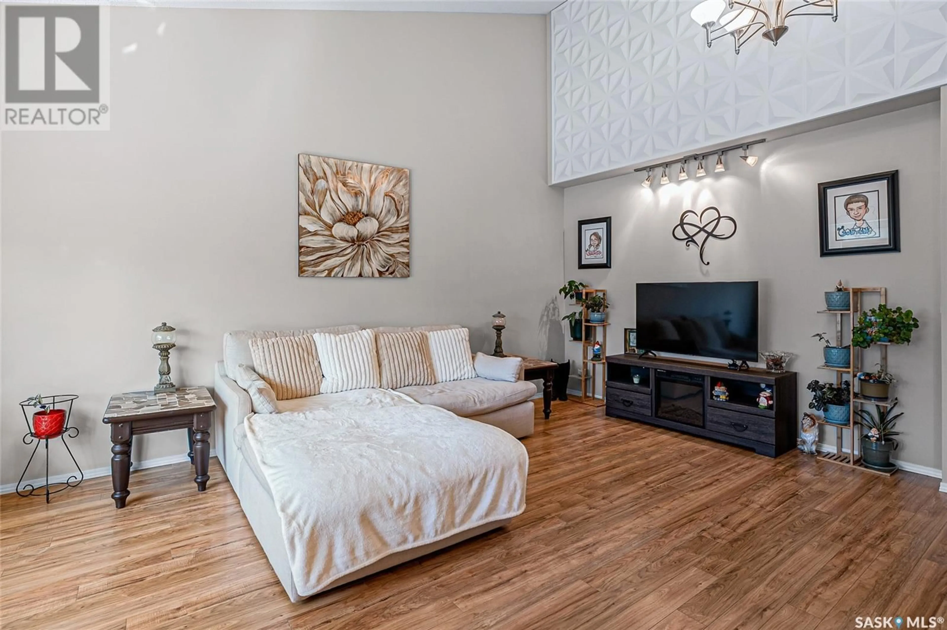 Living room with furniture, unknown for 662 WHITESWAN DRIVE, Saskatoon Saskatchewan S7K8A3