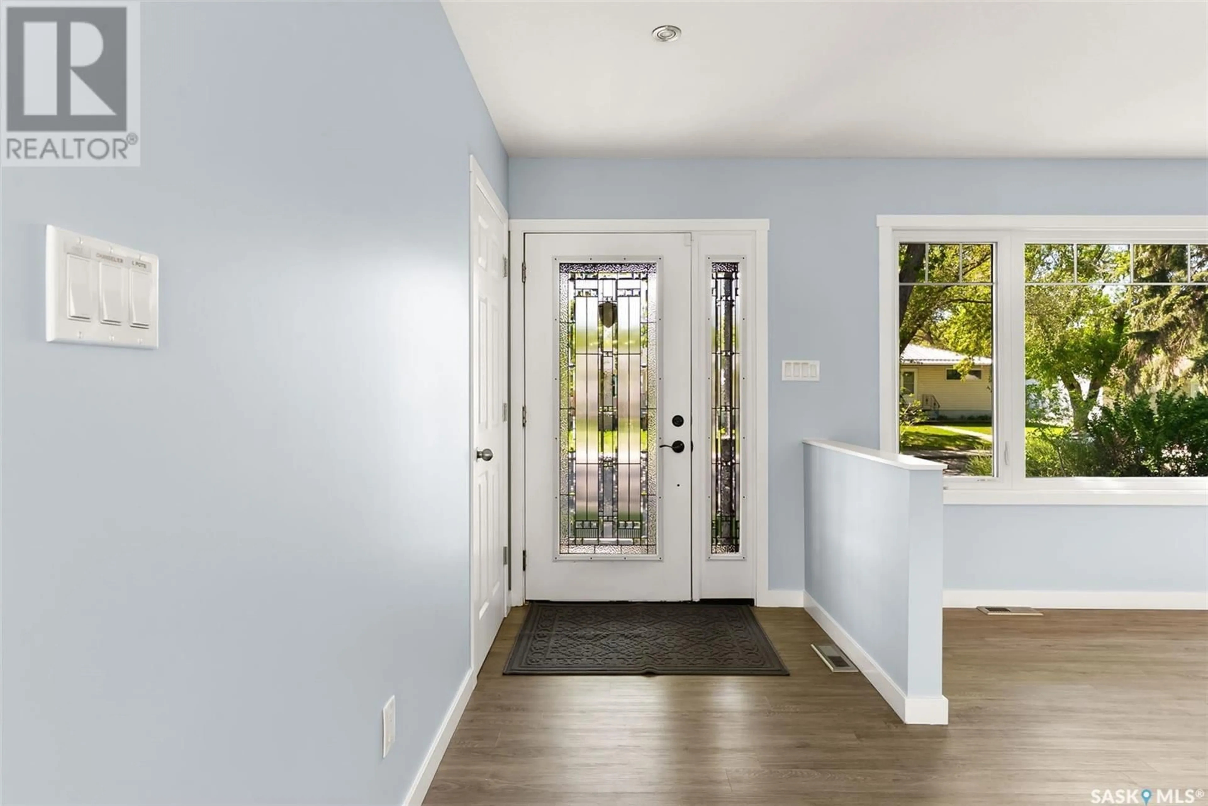 Indoor entryway for 143 MONTREAL STREET, Regina Saskatchewan S4R2S8