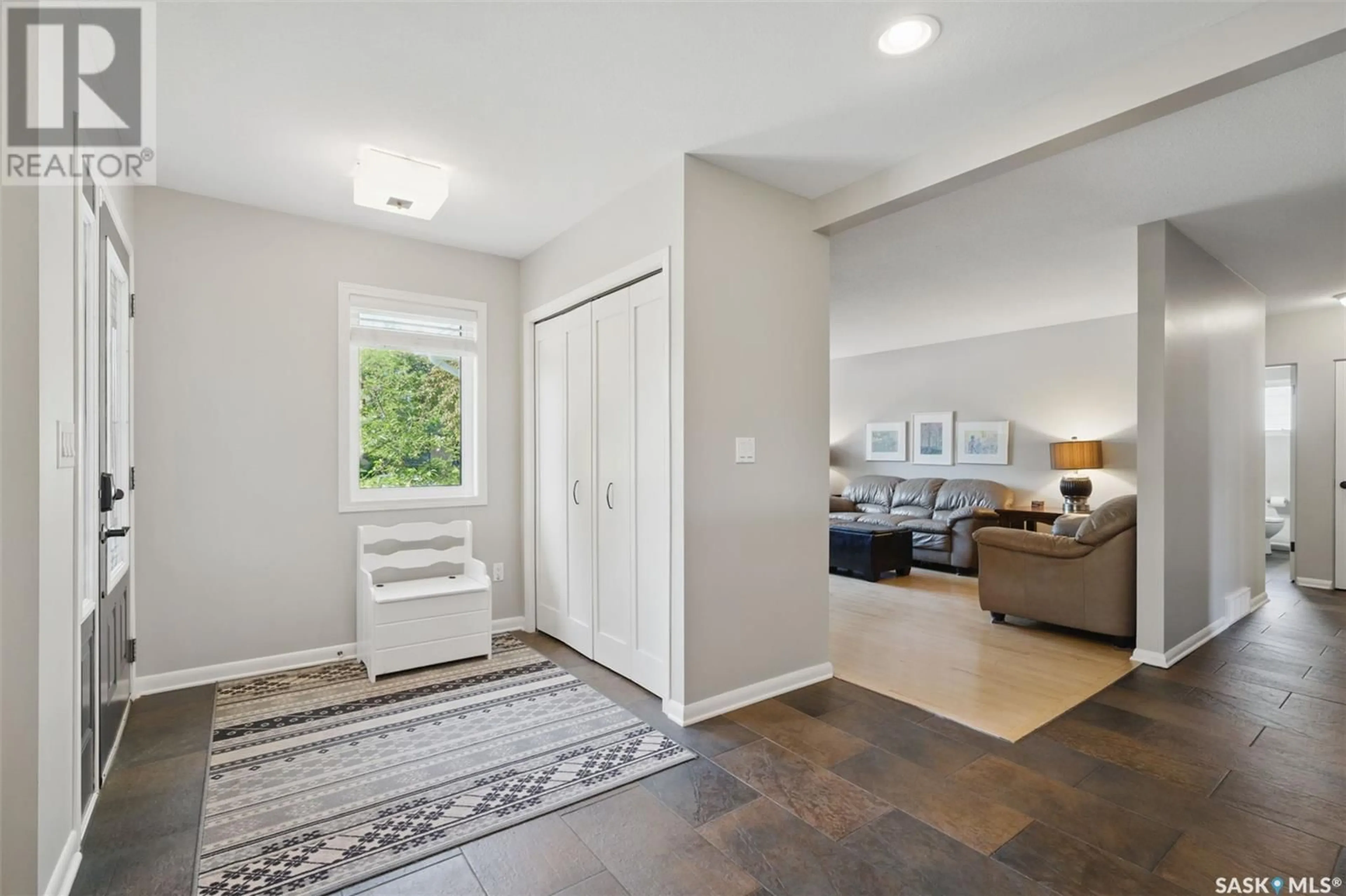 Indoor entryway for 31 MOXON CRESCENT, Saskatoon Saskatchewan S7H3B8