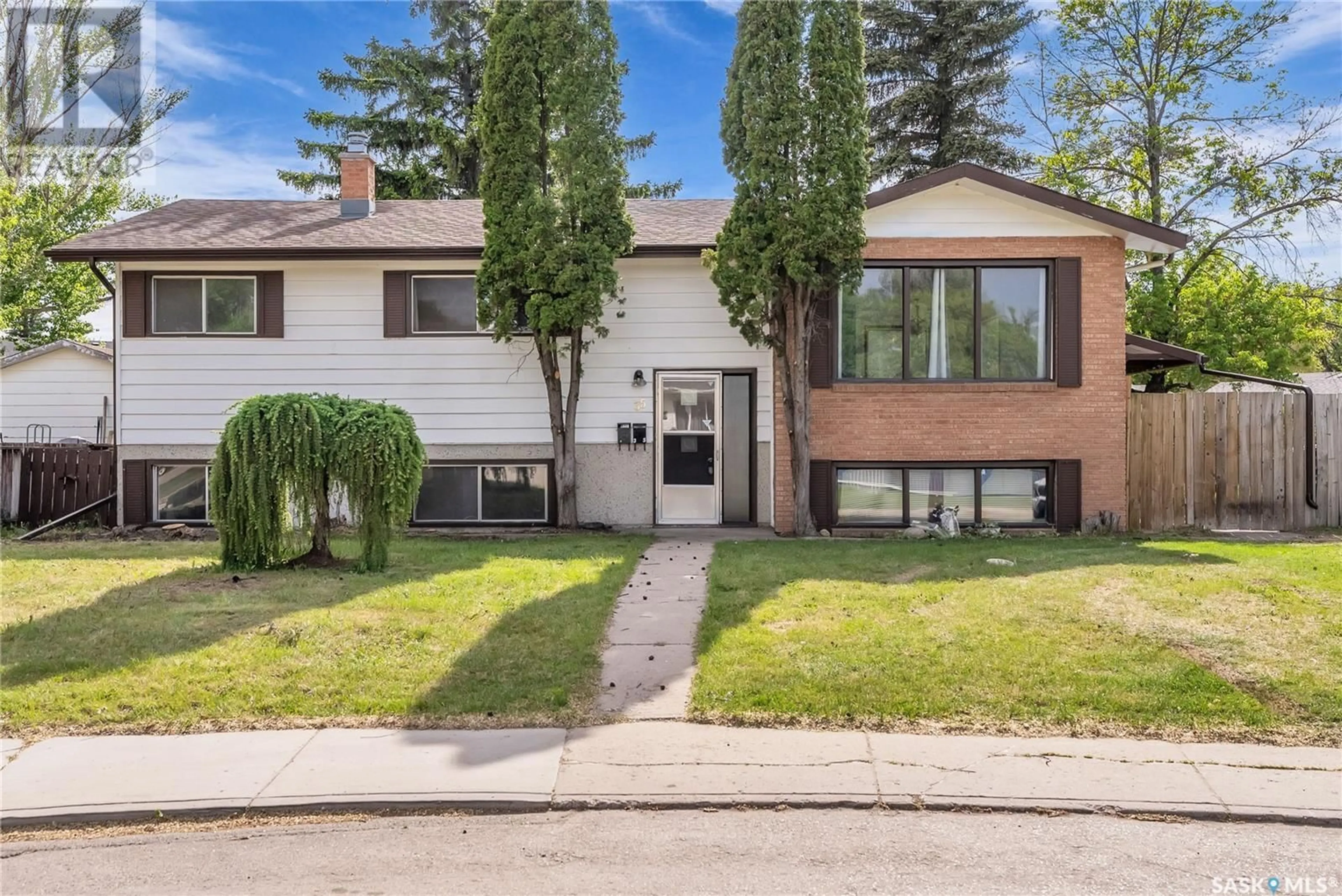 Home with brick exterior material, street for 35 RICHMOND CRESCENT, Saskatoon Saskatchewan S7K1A7