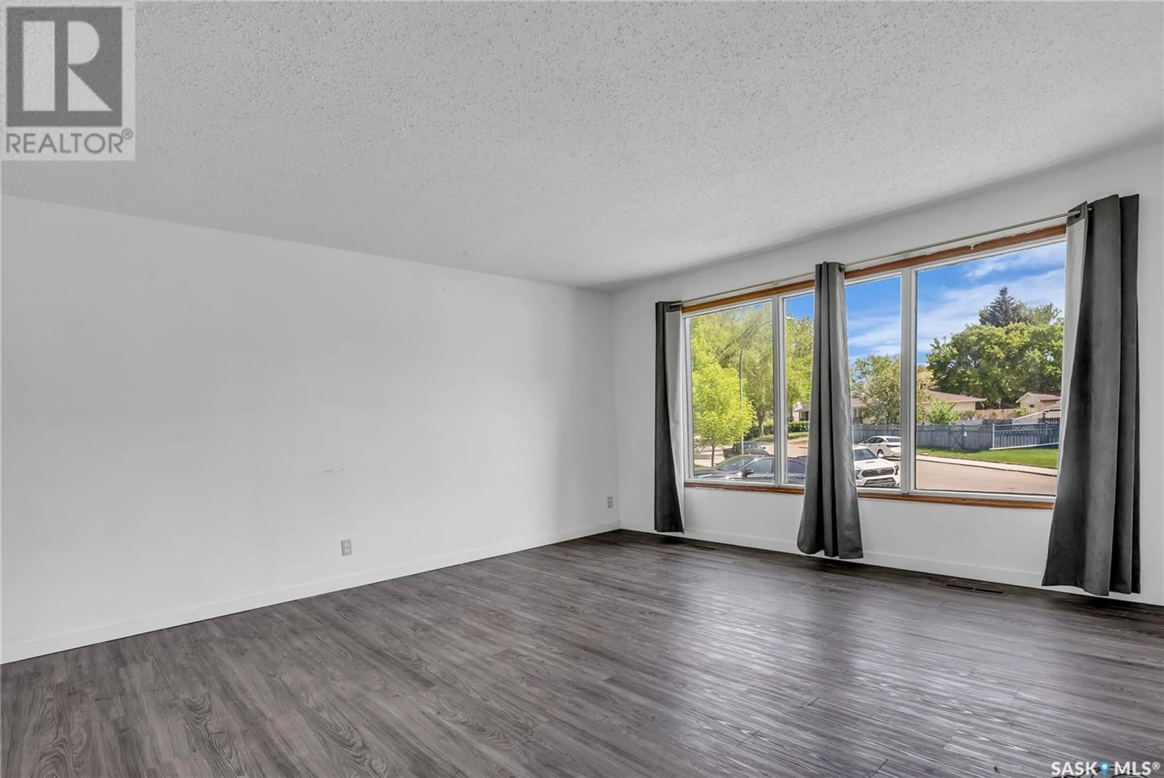 A pic of a room for 35 RICHMOND CRESCENT, Saskatoon Saskatchewan S7K1A7