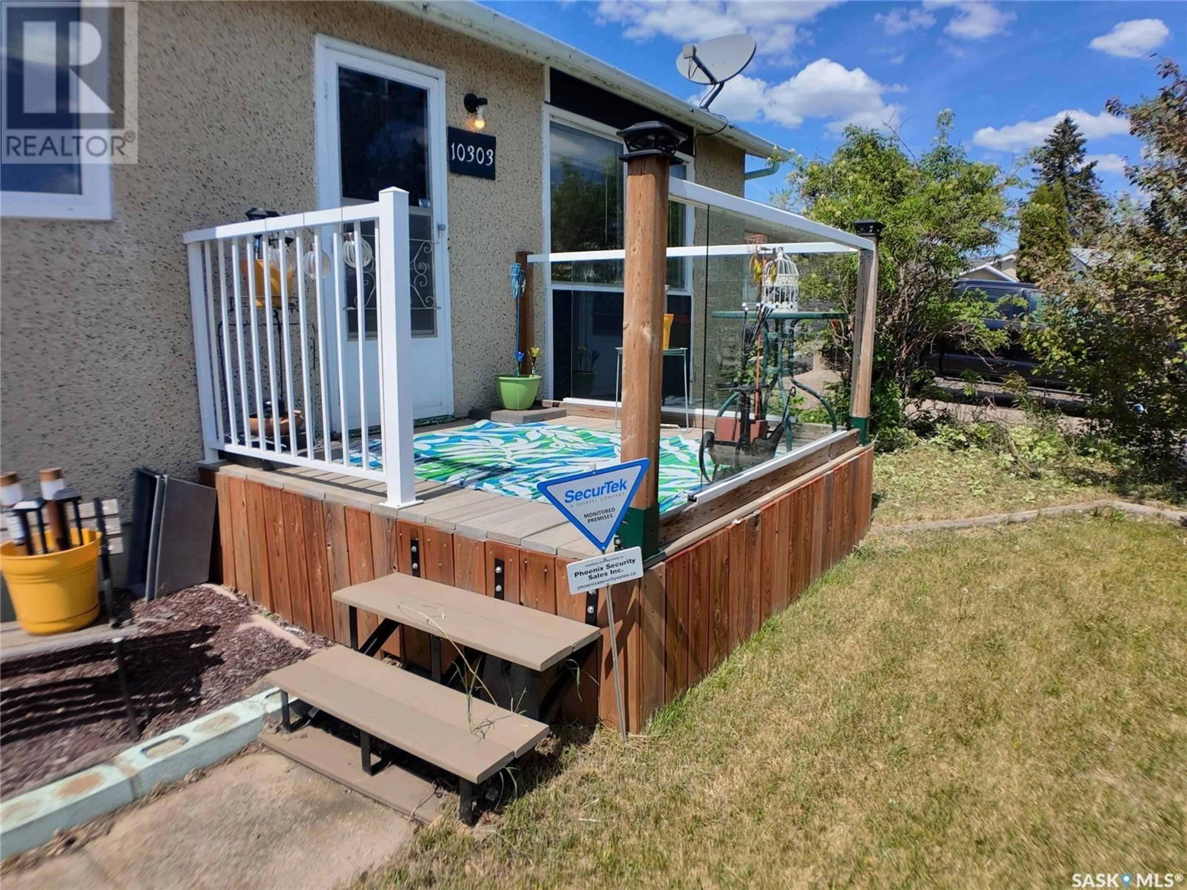 Patio, water/lake/river/ocean view for 10303 LAURIER CRESCENT, North Battleford Saskatchewan S9A3A5