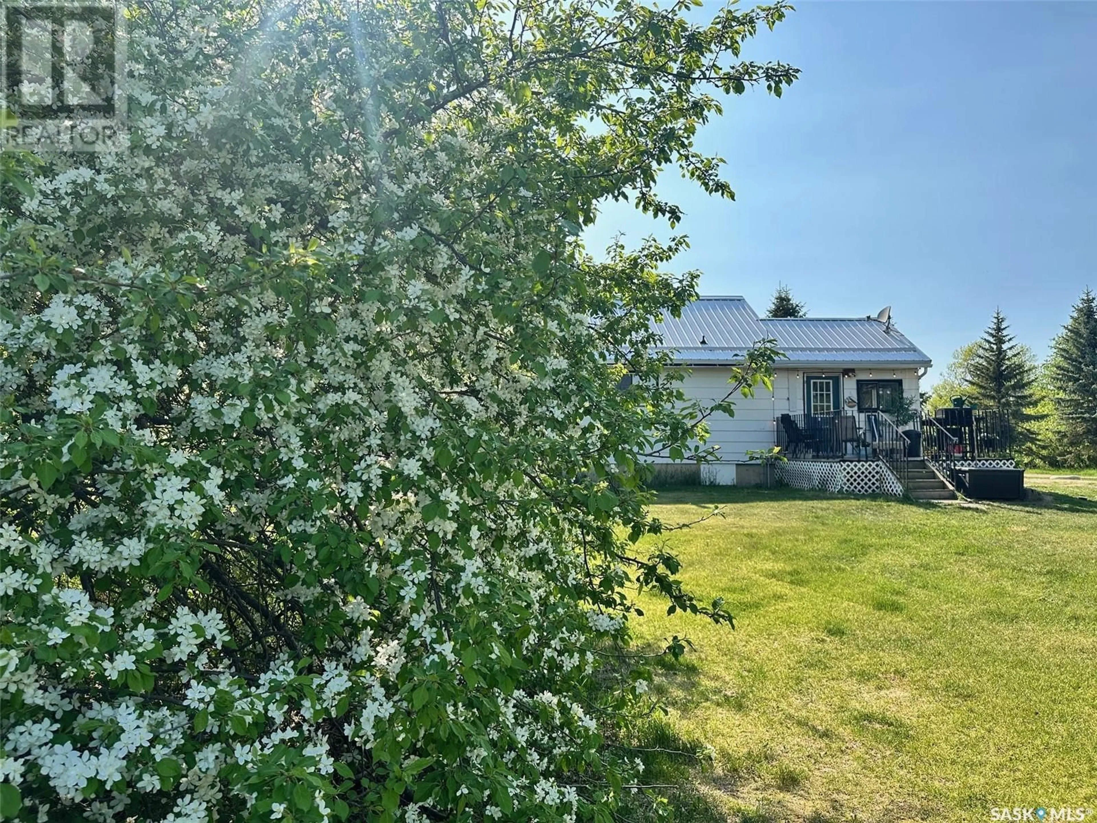 A pic from outside/outdoor area/front of a property/back of a property/a pic from drone, street for PENNER, Porcupine Rm No. 395 Saskatchewan S0E1H0
