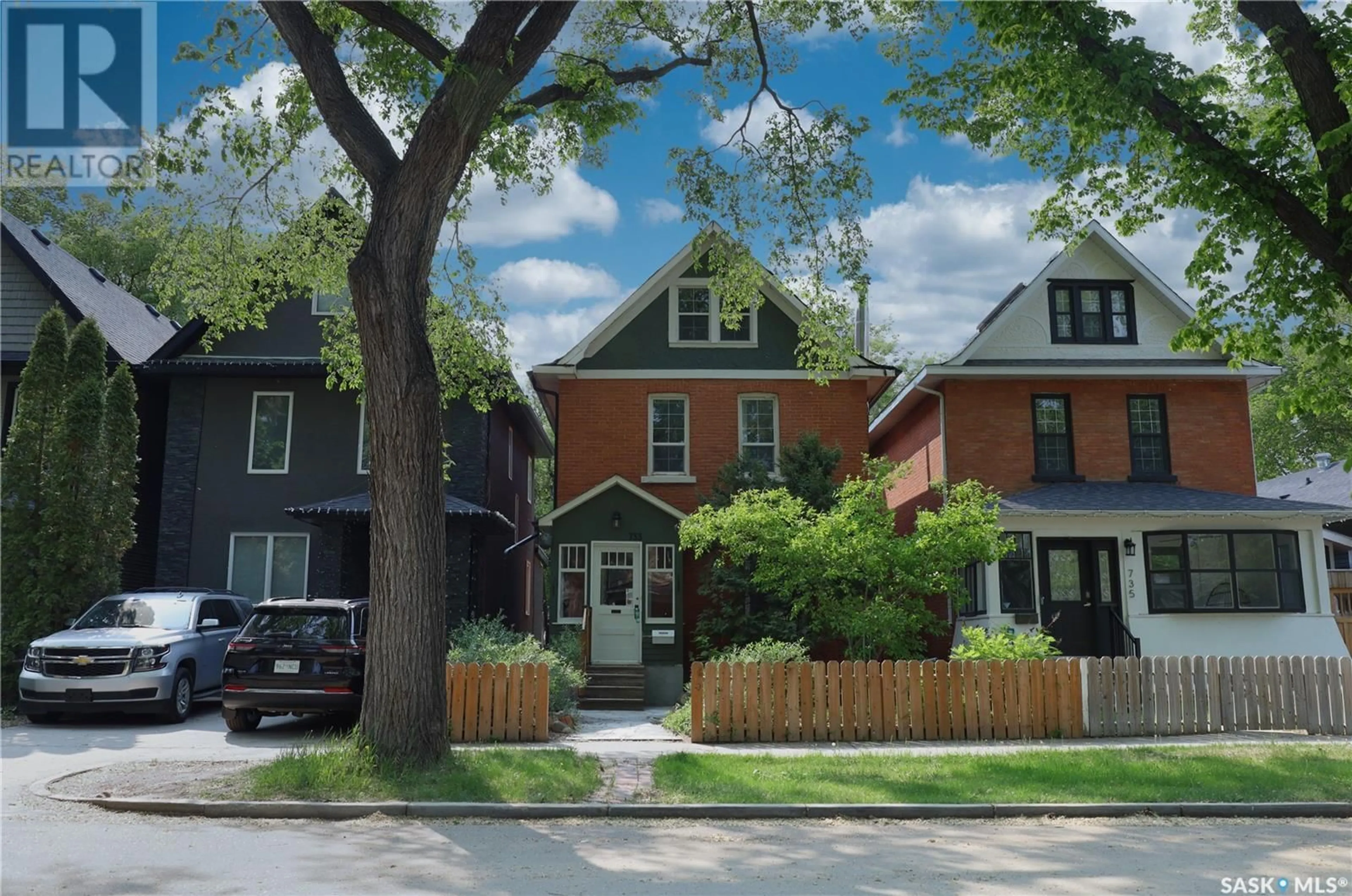 Home with brick exterior material, street for 733 6TH AVENUE, Saskatoon Saskatchewan S7K2S8