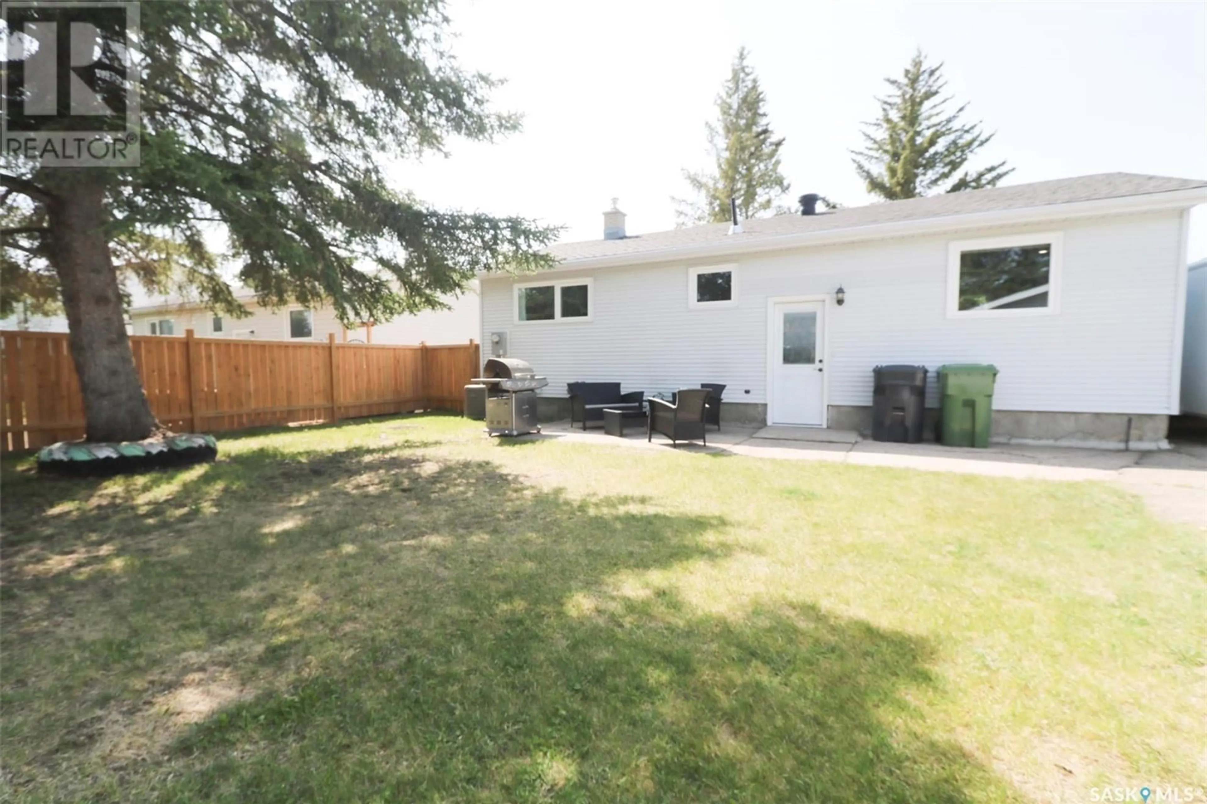 Patio, mountain view for 47 CLAREWOOD CRESCENT, Yorkton Saskatchewan S3N2X8