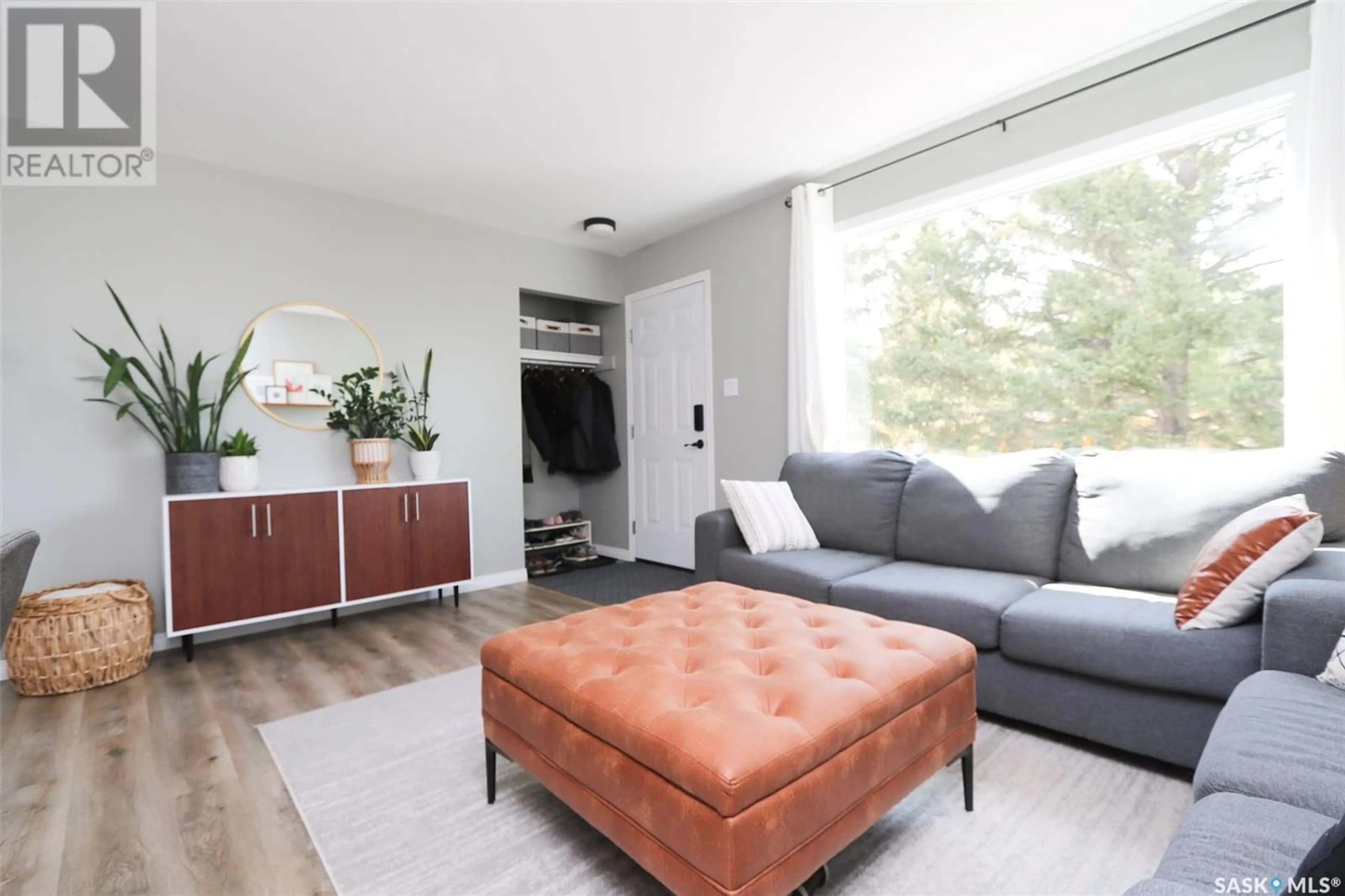 Living room with furniture, unknown for 47 CLAREWOOD CRESCENT, Yorkton Saskatchewan S3N2X8