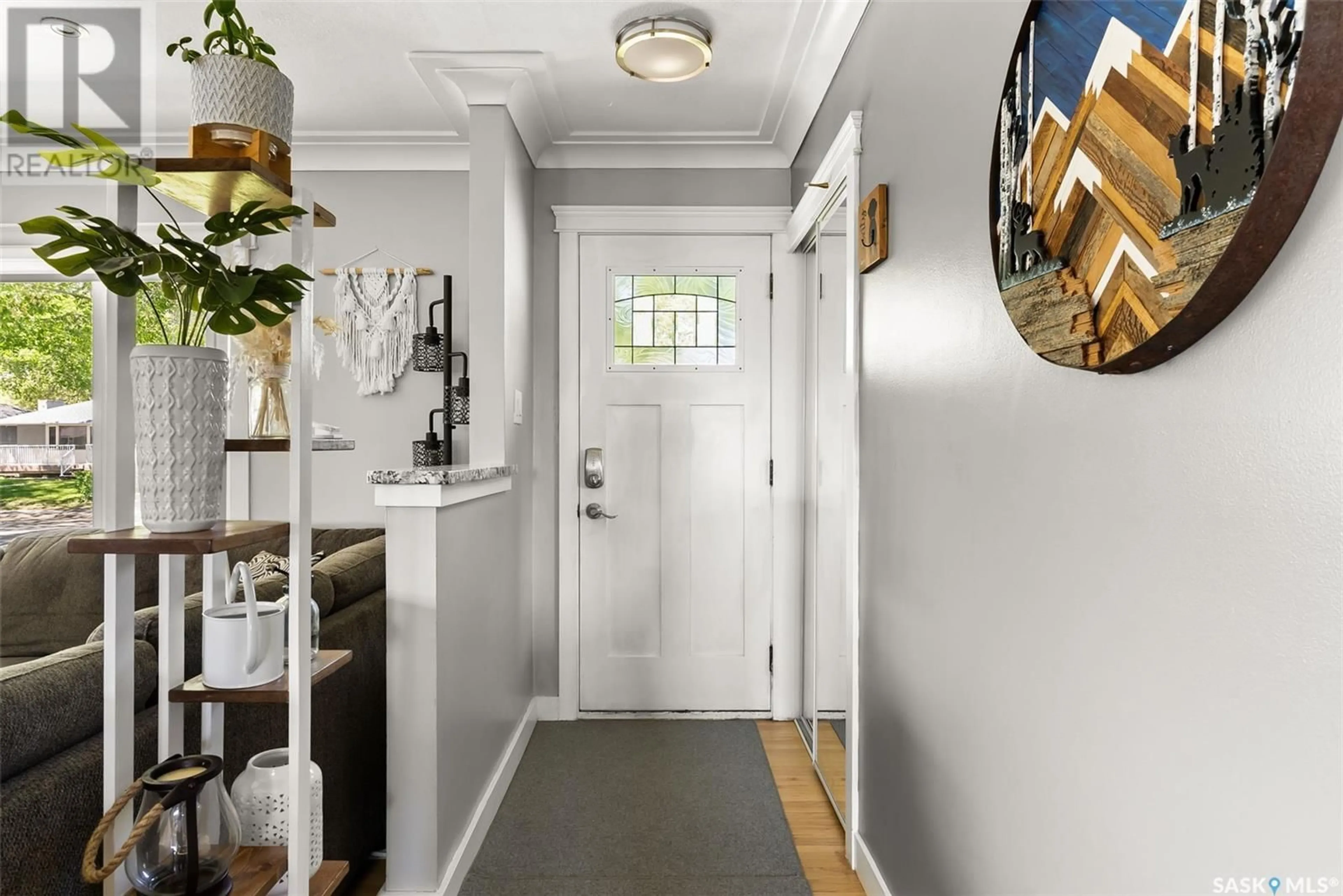 Indoor entryway for 5301 3RD AVENUE, Regina Saskatchewan S4T0G3