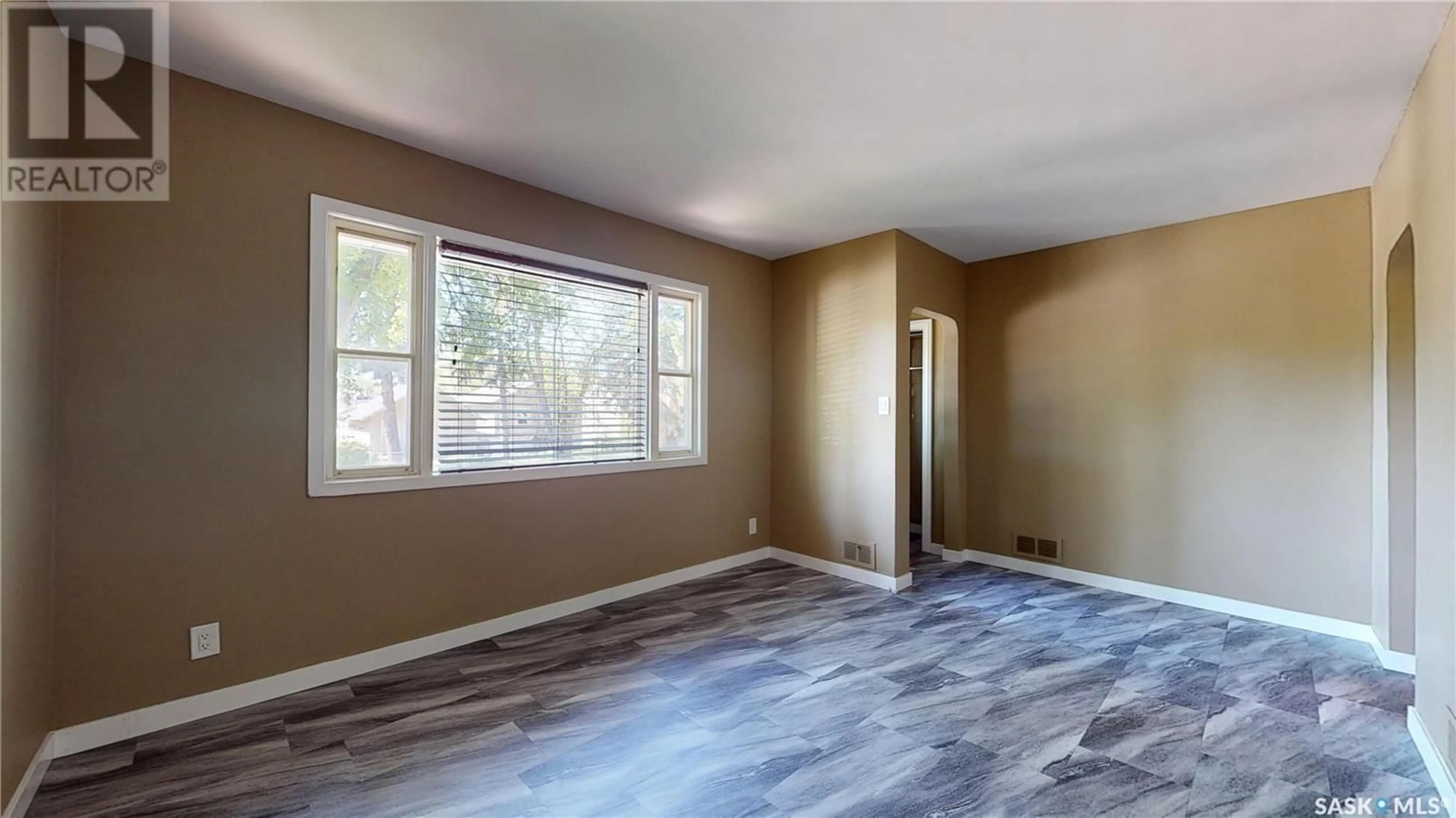 A pic of a room for 5124 8TH AVENUE, Regina Saskatchewan S4T0W5