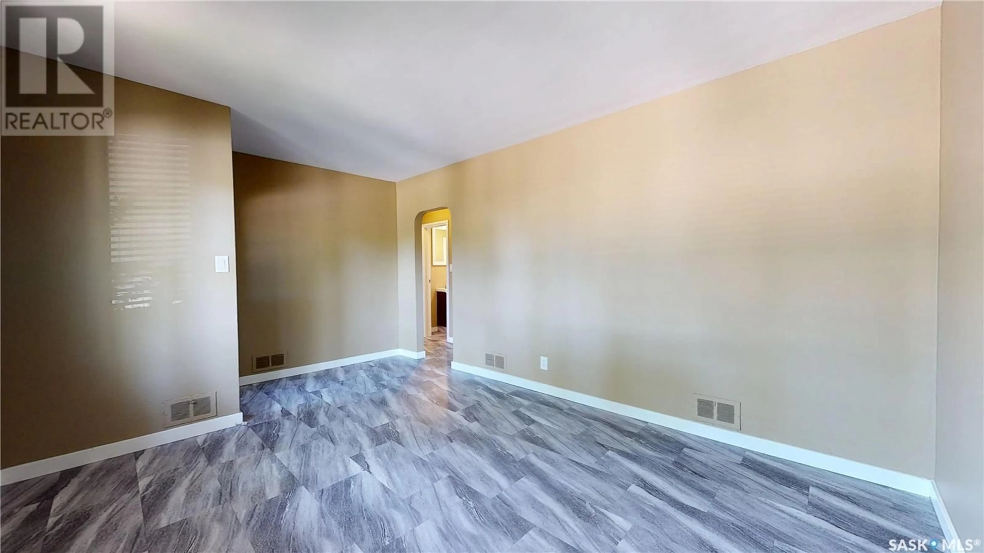 A pic of a room for 5124 8TH AVENUE, Regina Saskatchewan S4T0W5