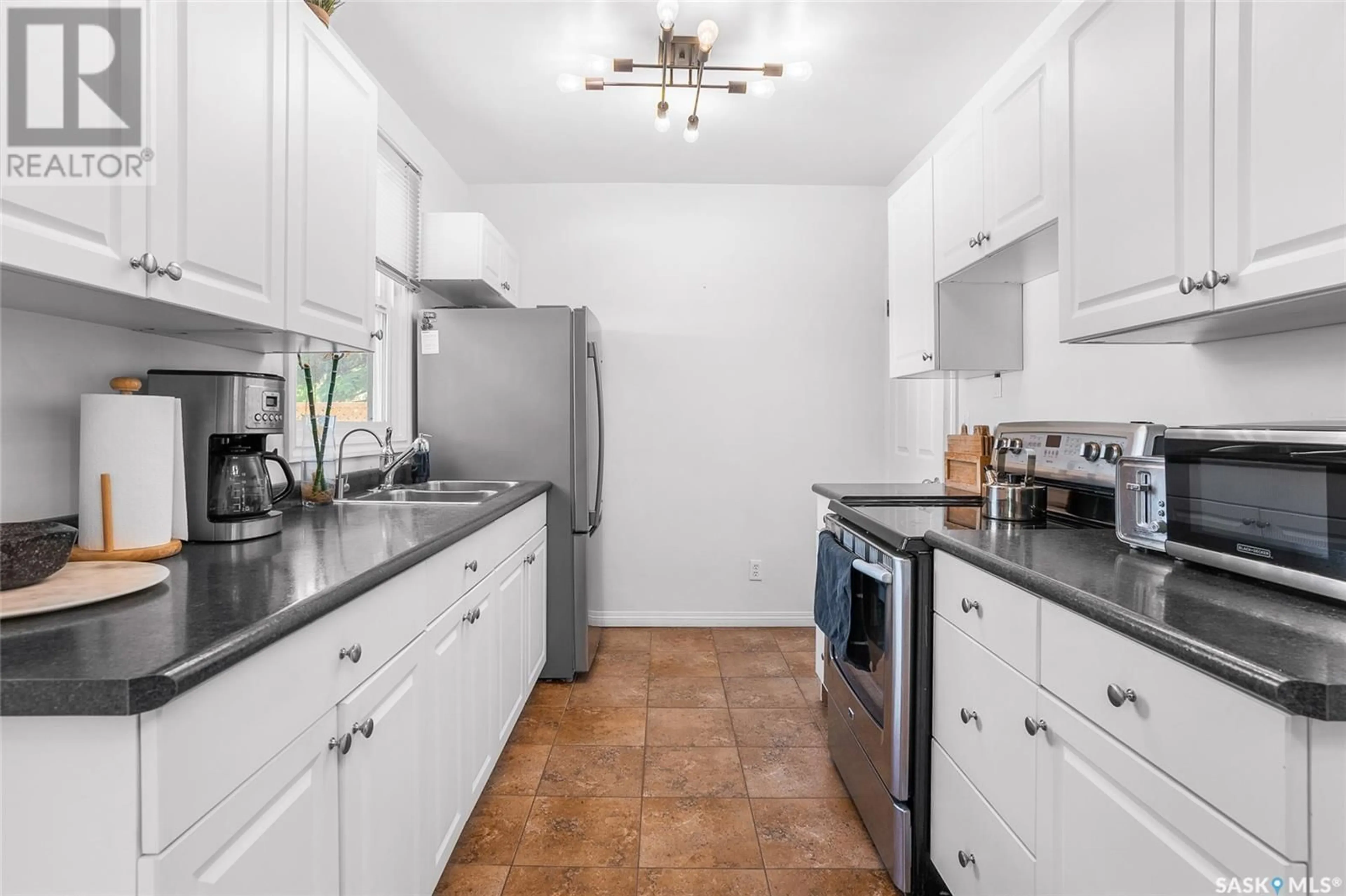 Standard kitchen, ceramic/tile floor for 1609 MUNROE AVENUE, Saskatoon Saskatchewan S7H2G7