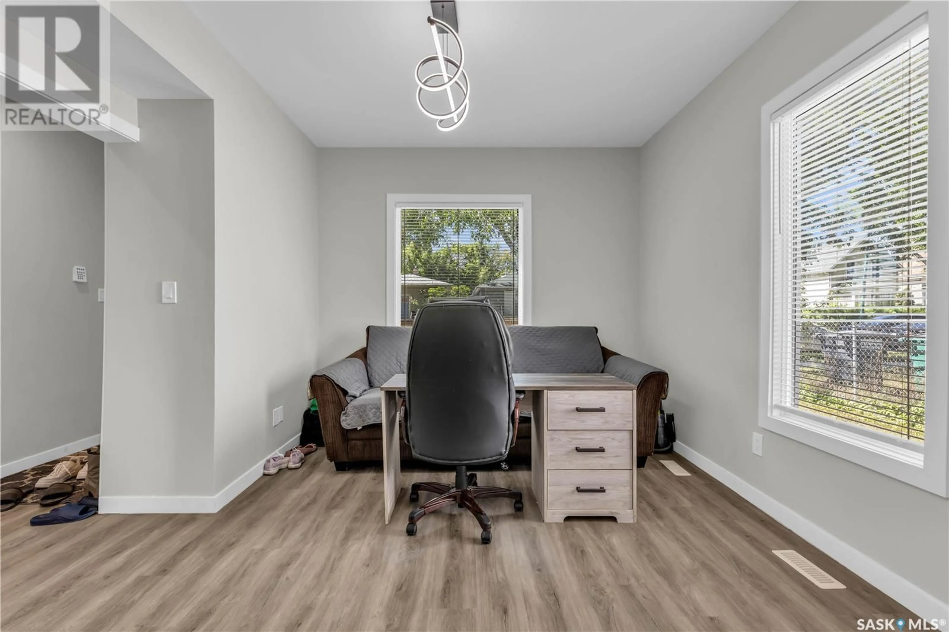 A pic of a room for 210 E AVENUE N, Saskatoon Saskatchewan S7L1R7