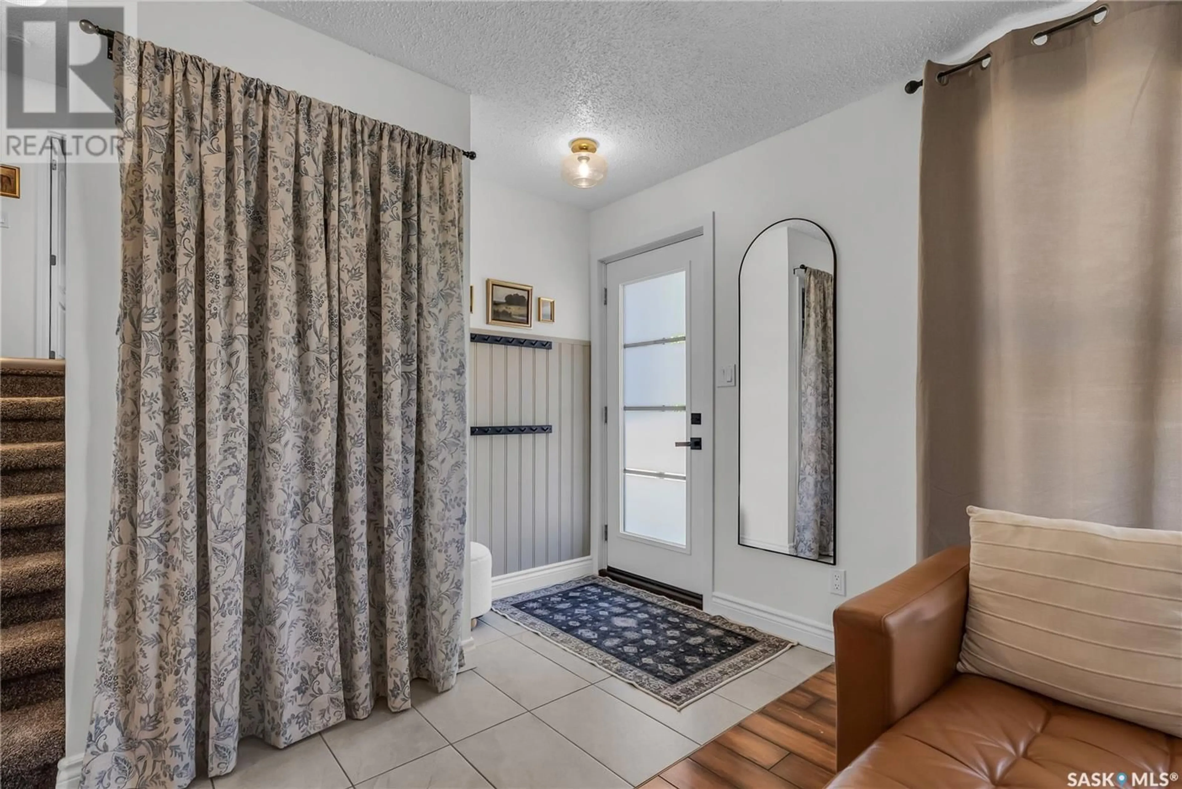 Indoor entryway for 110 WAKABAYASHI CRESCENT, Saskatoon Saskatchewan S7K7L8