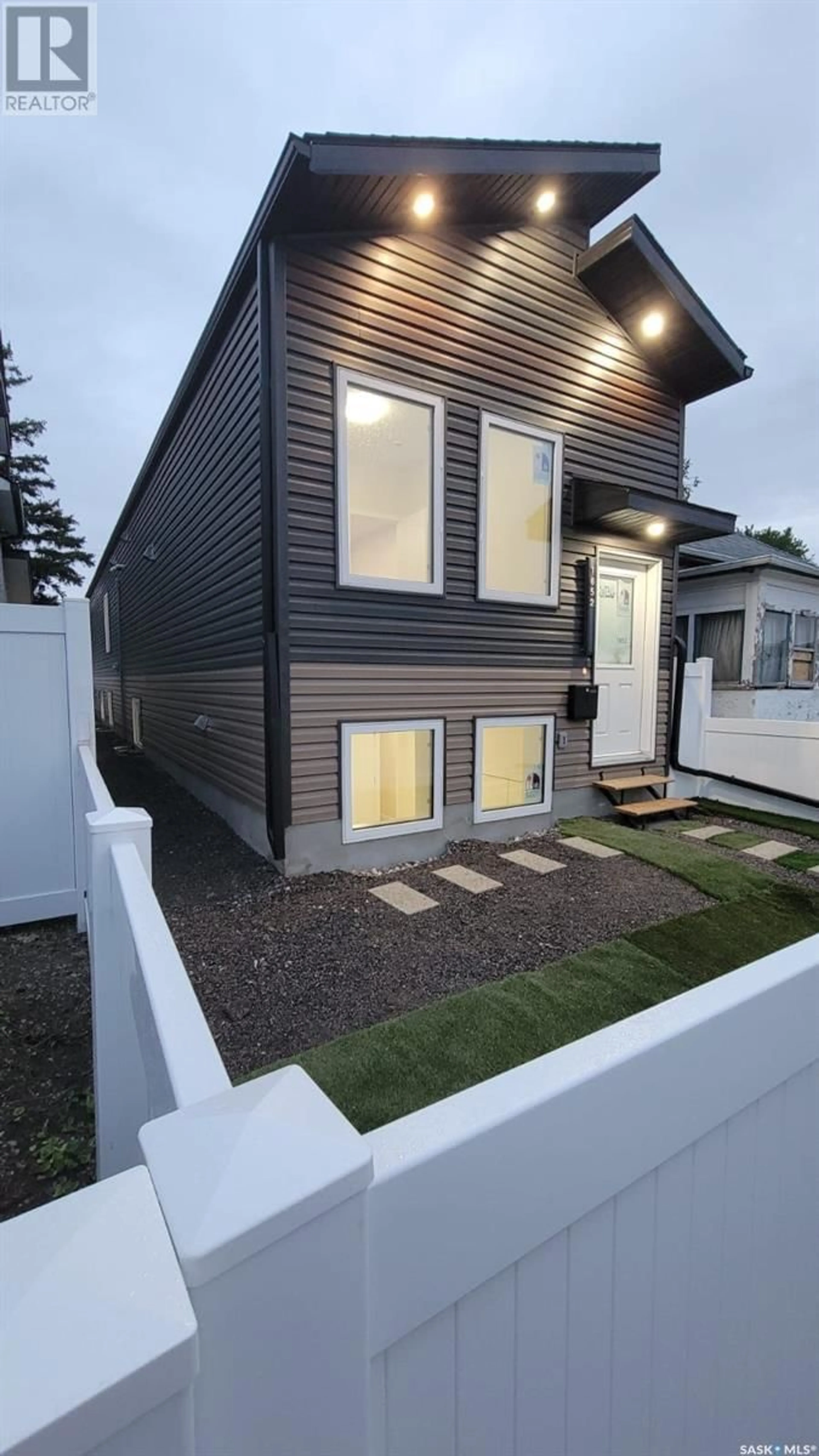 Home with vinyl exterior material, street for 1652 MONTREAL STREET, Regina Saskatchewan S4P1K6