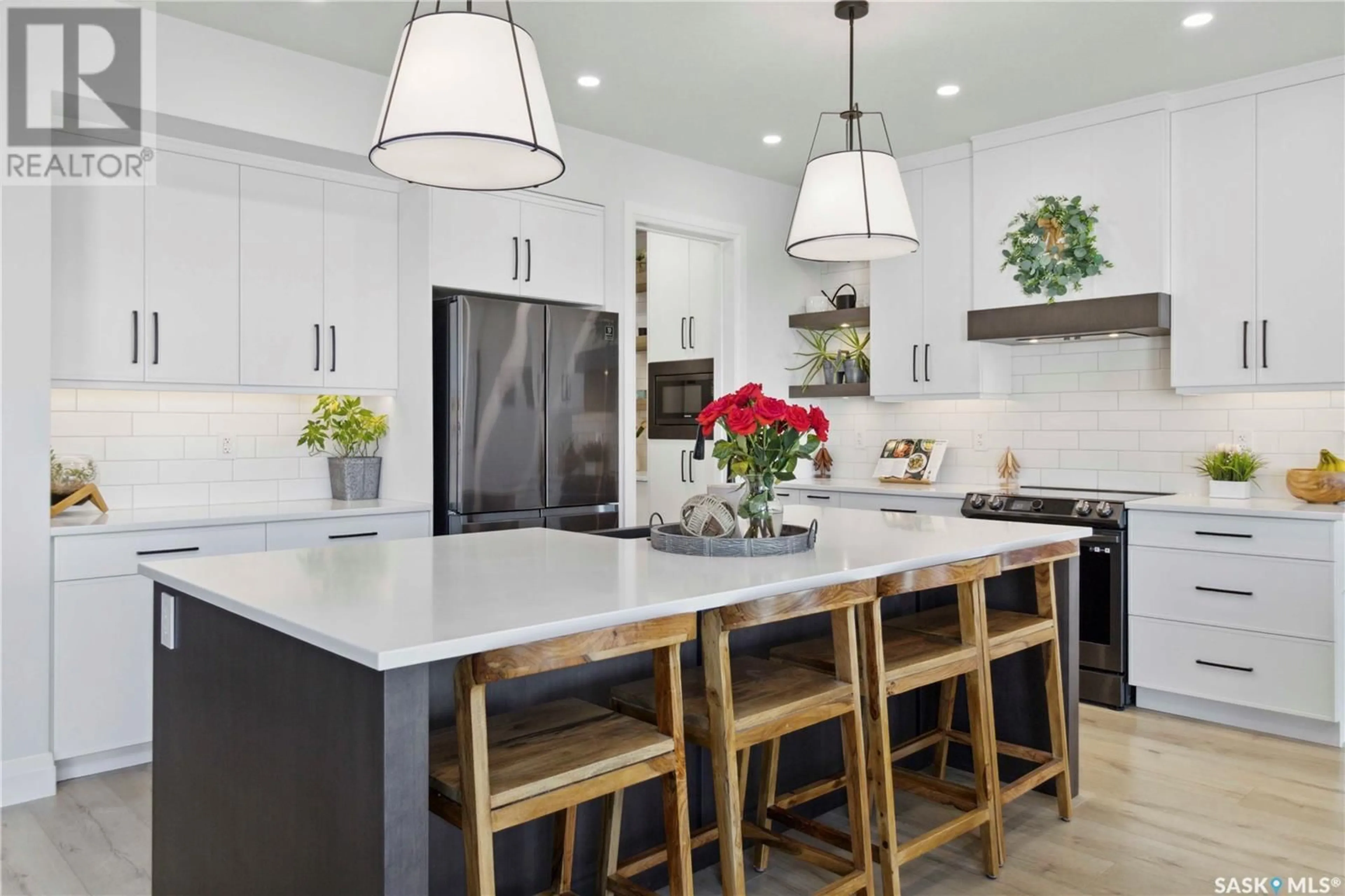 Contemporary kitchen, ceramic/tile floor for 416 WOOLF BEND, Saskatoon Saskatchewan S7W1E5