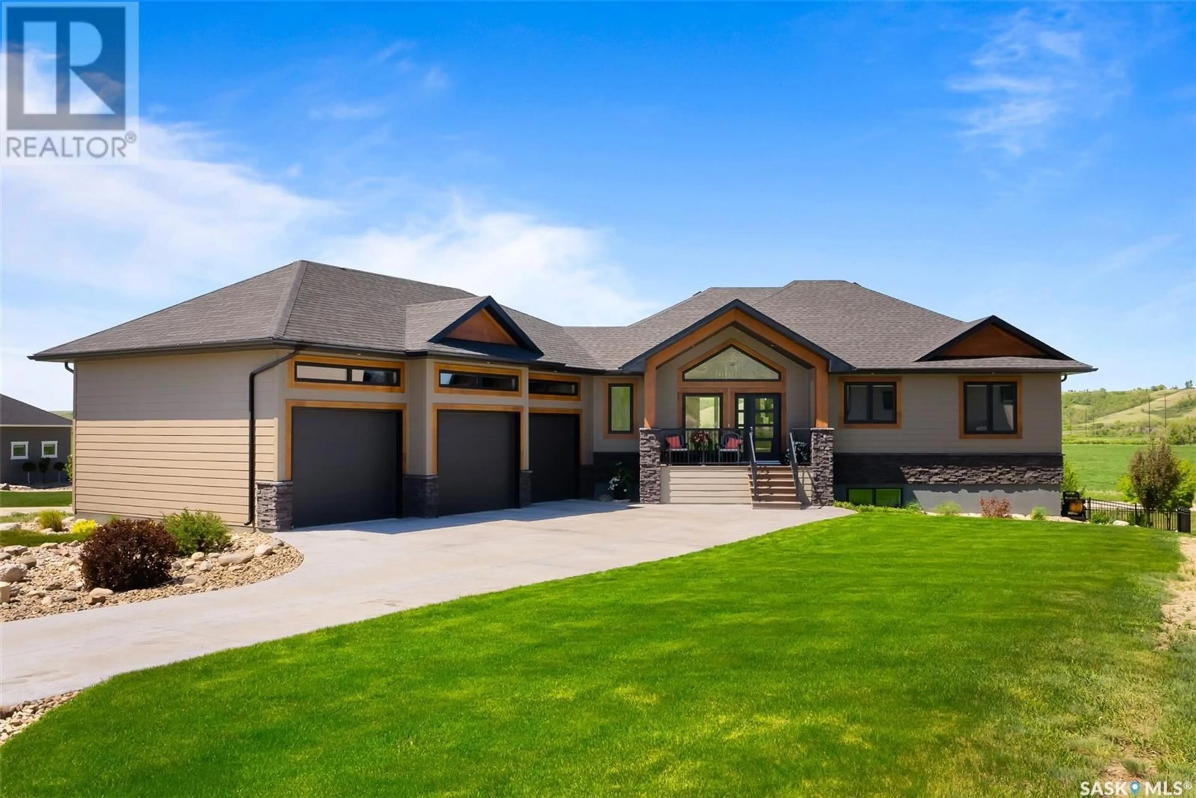 Home with vinyl exterior material, unknown for 130 PALOMINO DRIVE, Lumsden Saskatchewan S0G3C0