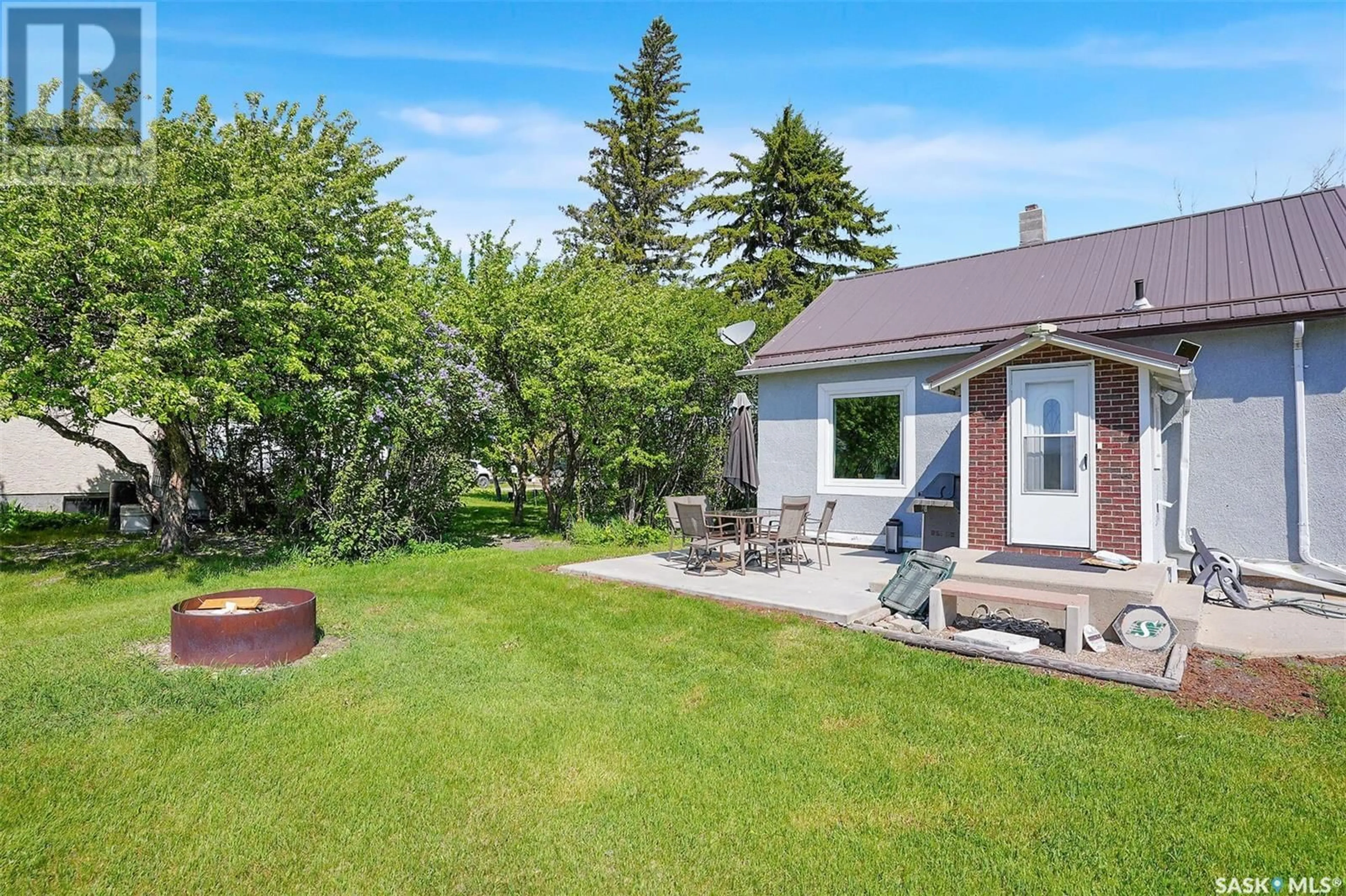 Patio, water/lake/river/ocean view for 503 QU'APPELLE AVENUE, Earl Grey Saskatchewan S0G1J0