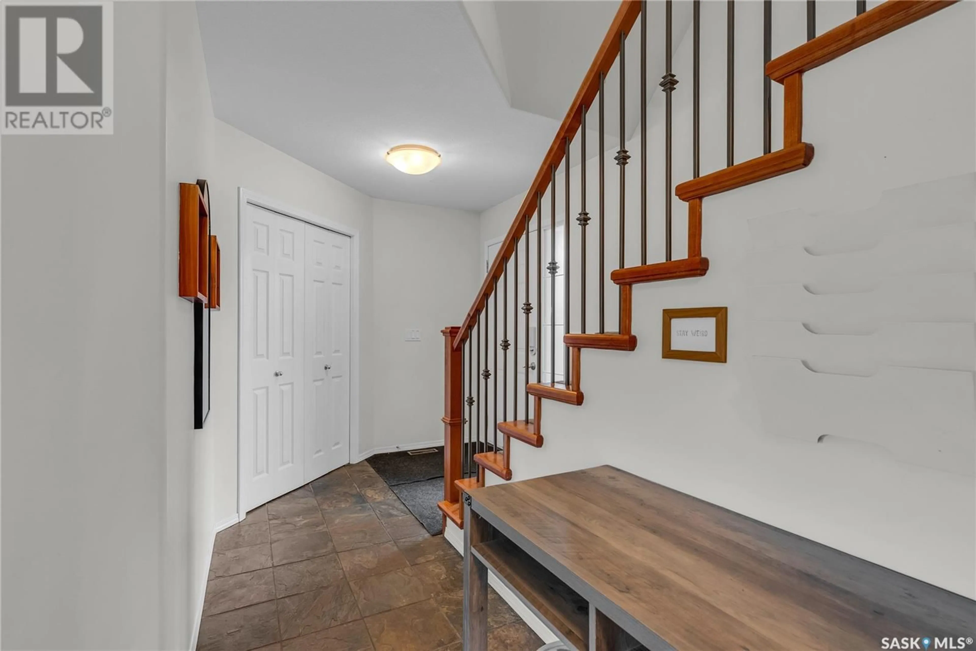 Indoor entryway for 222 PETERS COVE, Saskatoon Saskatchewan S7N4T5