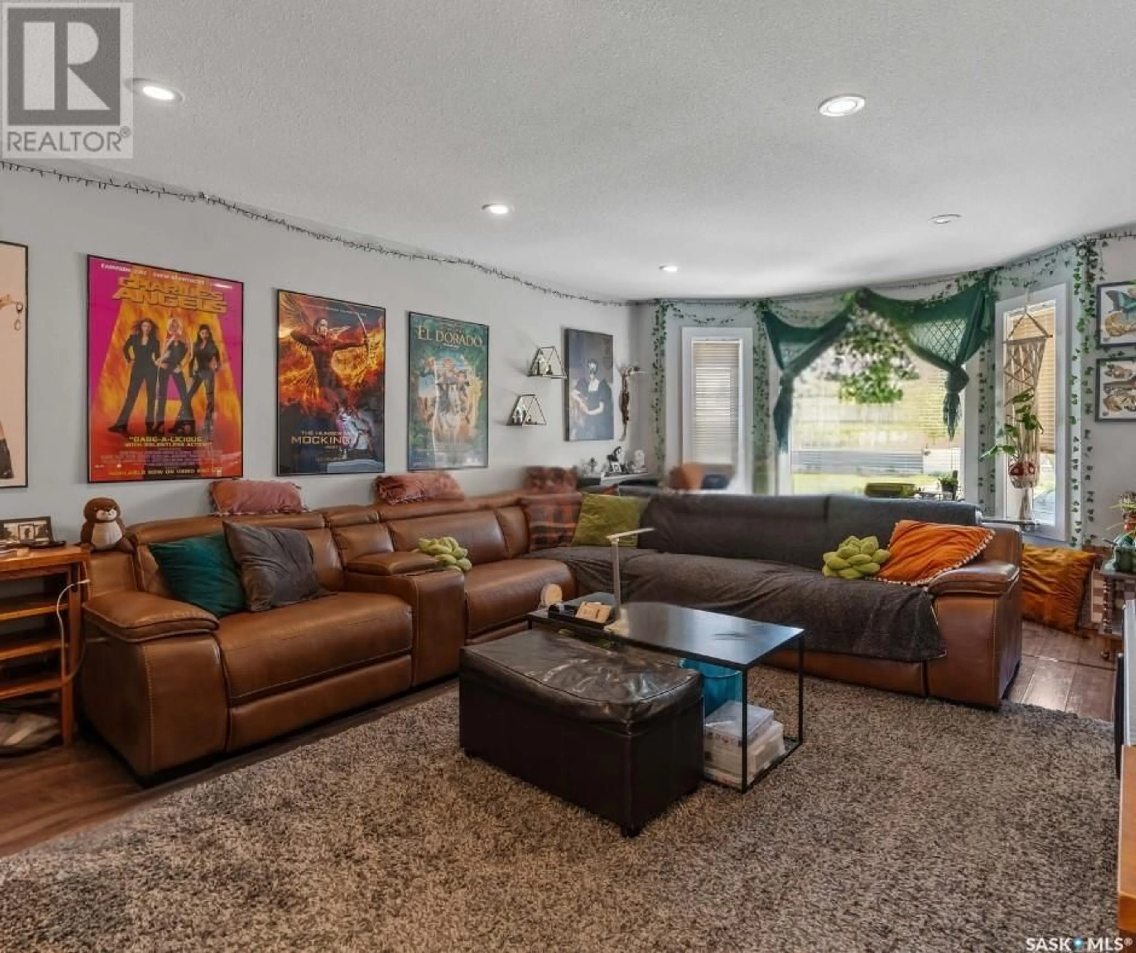 Living room with furniture, unknown for 1545 LACON STREET, Regina Saskatchewan S4N1Z3