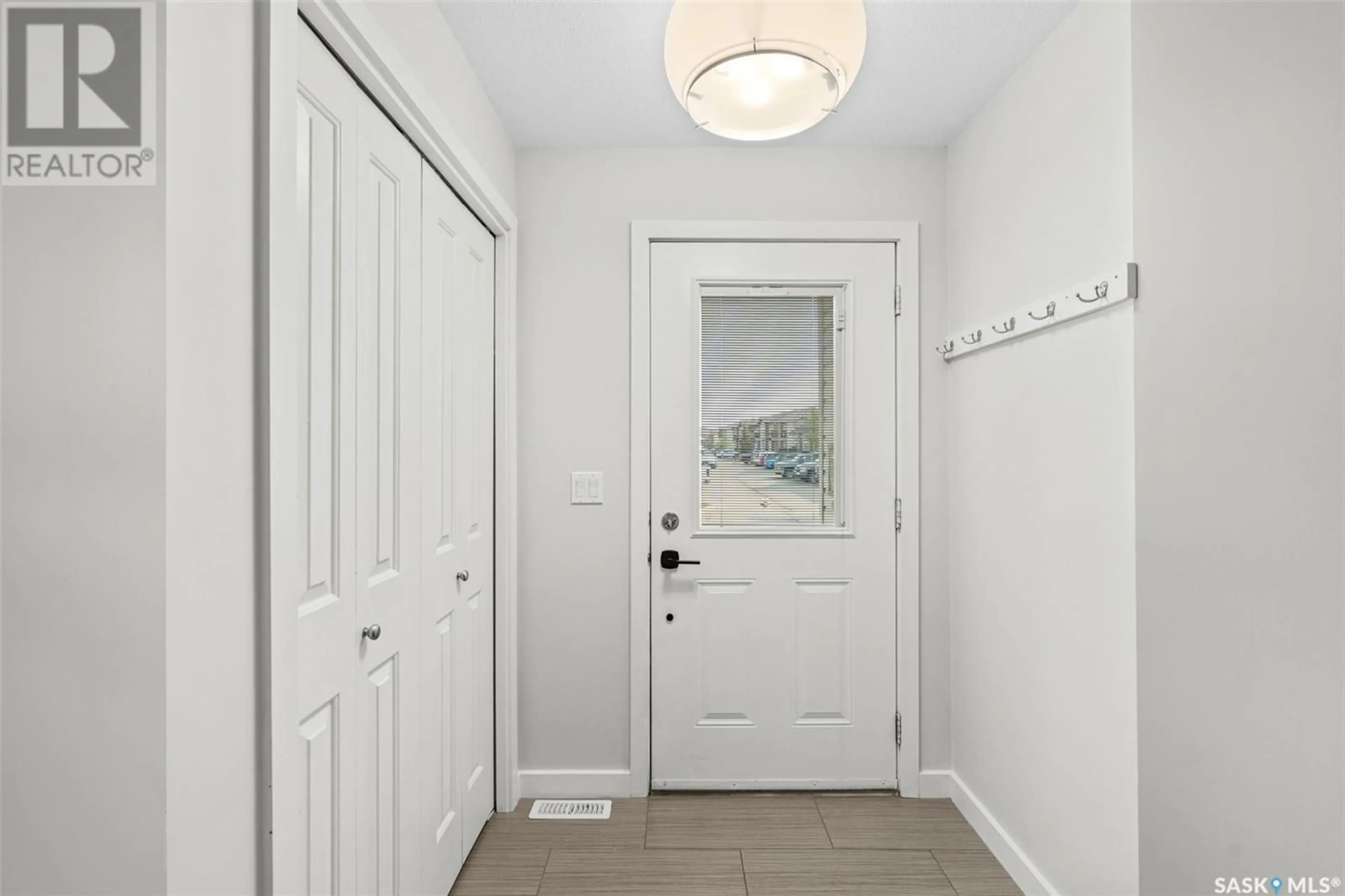 Indoor entryway for 309 - 1015 PATRICK CRESCENT, Saskatoon Saskatchewan S7W0M3