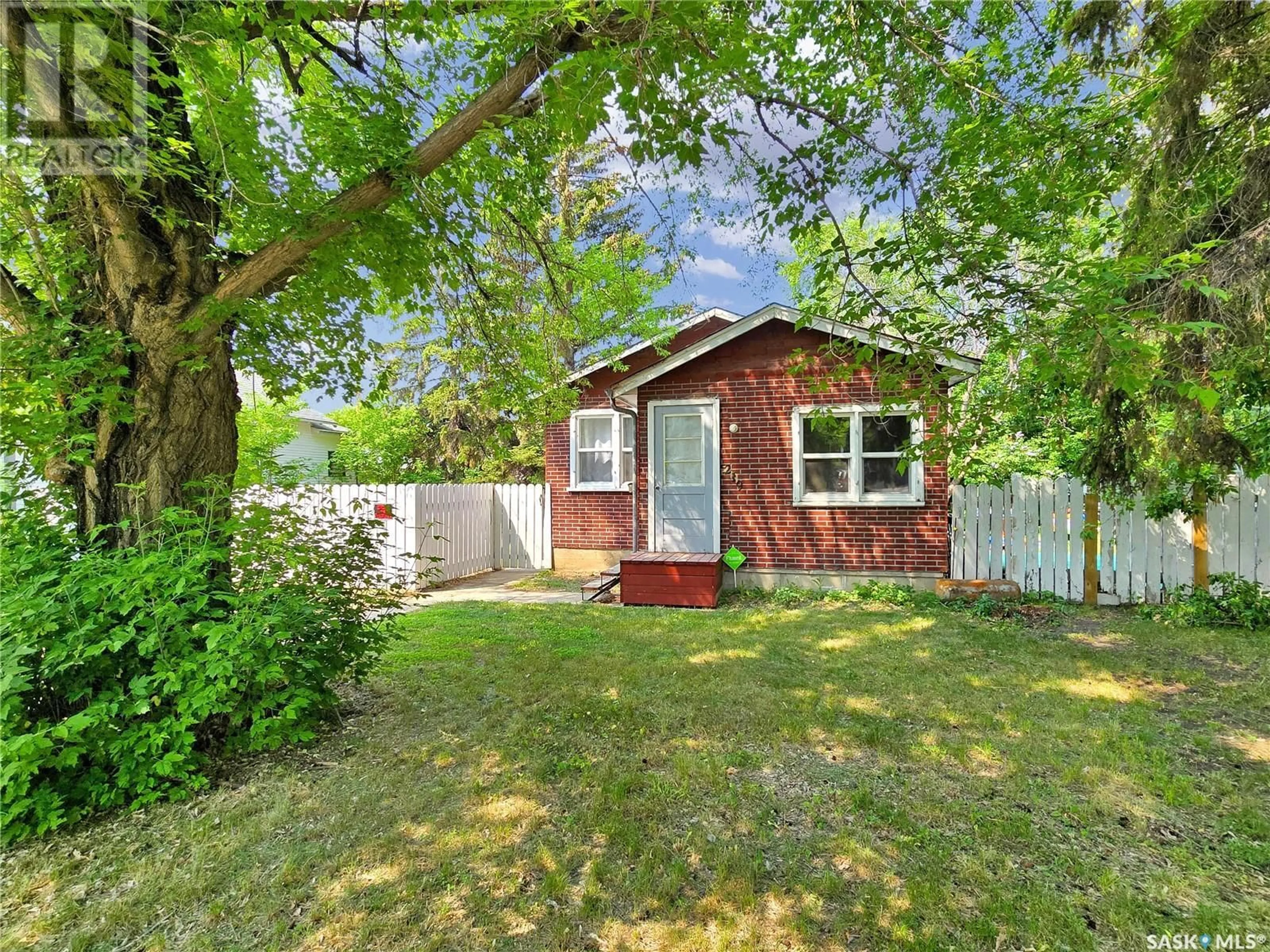 Shed for 219 K AVENUE, Saskatoon Saskatchewan S7L2M2