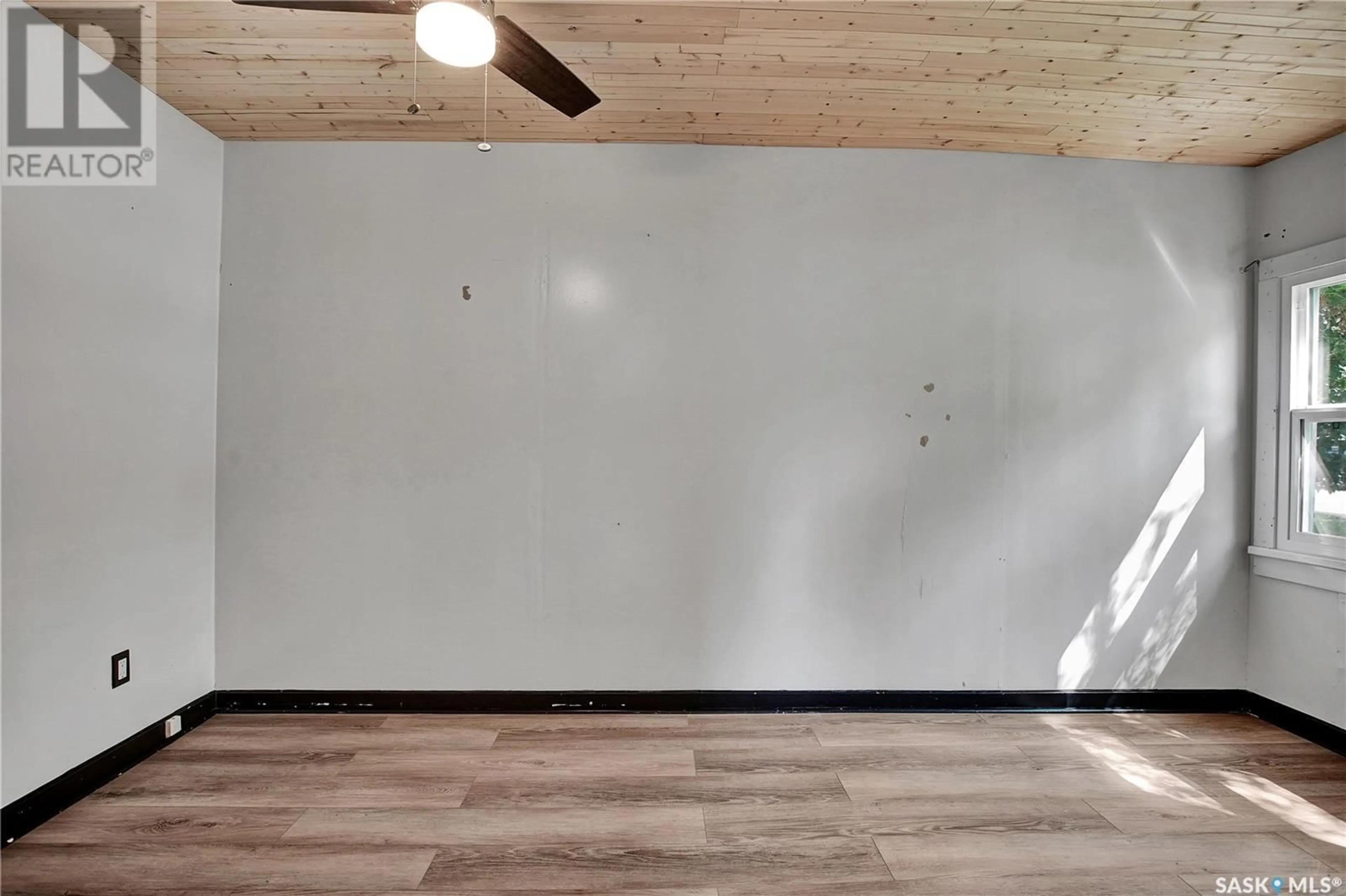 A pic of a room for 219 K AVENUE, Saskatoon Saskatchewan S7L2M2