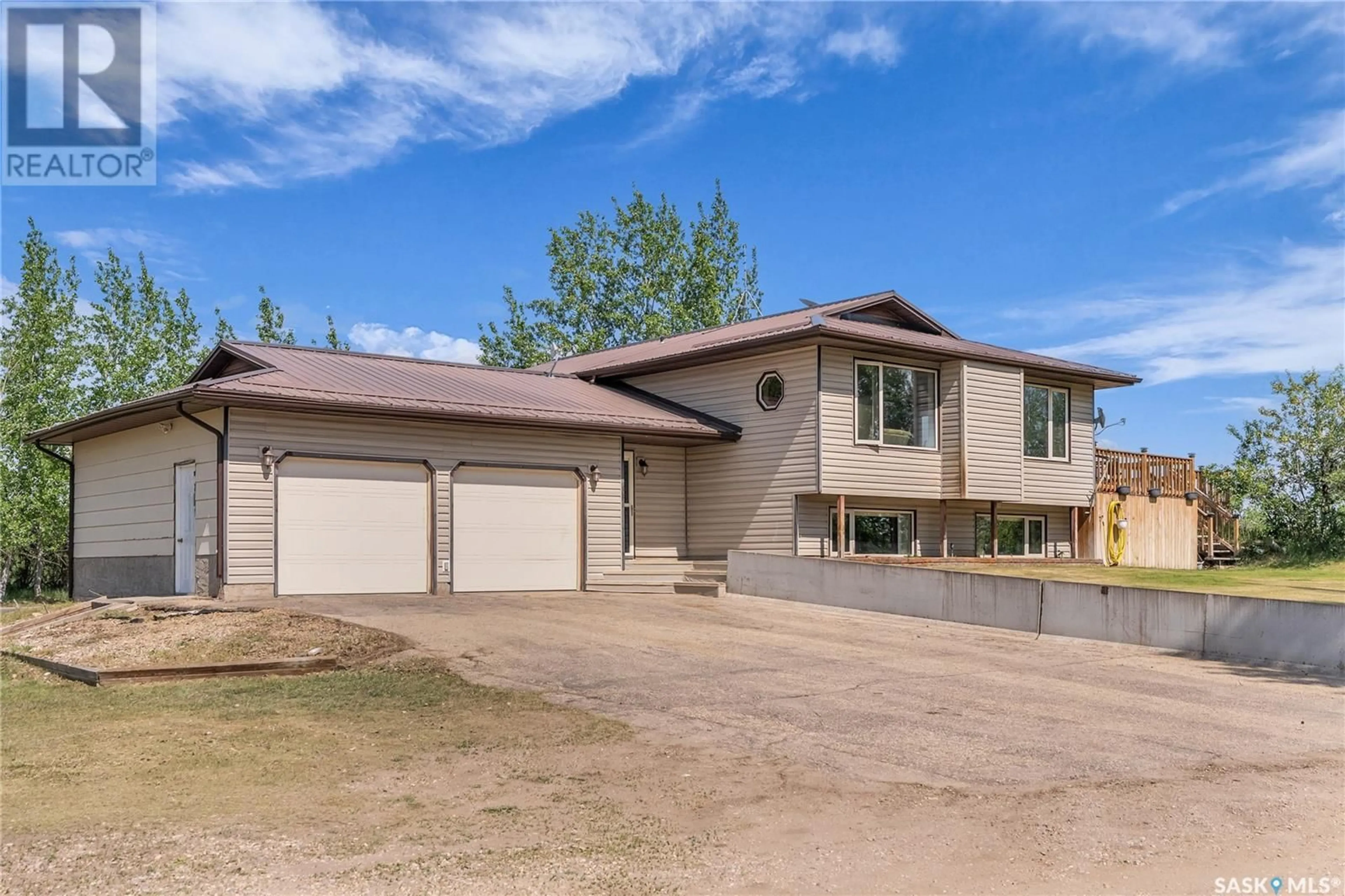 Home with vinyl exterior material, street for 3070 - 35322 RANGE ROAD, Vanscoy Rm No. 345 Saskatchewan S7K3J6