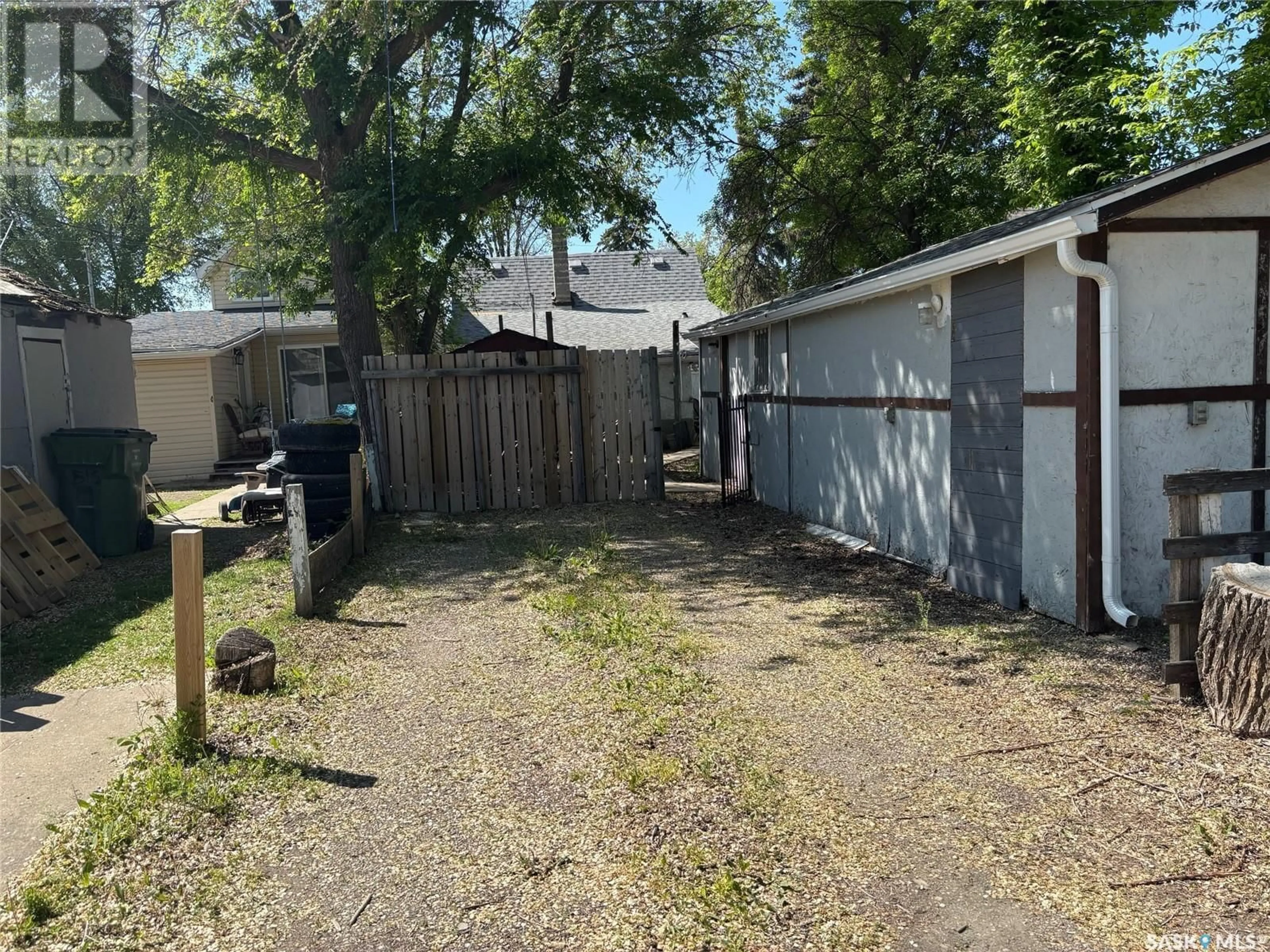 Shed for 512 ATHABASCA STREET E, Moose Jaw Saskatchewan S6H6M1
