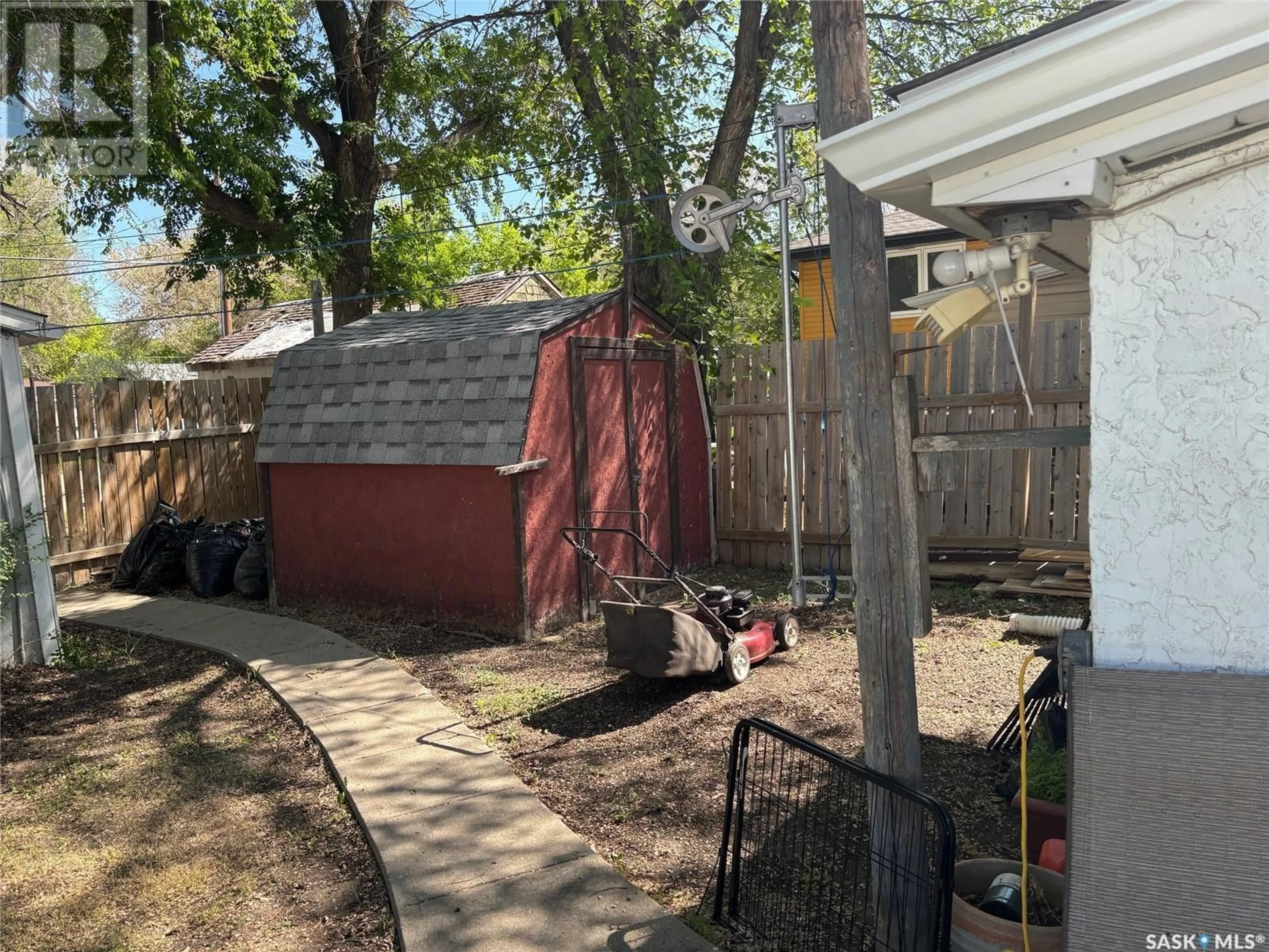 Shed for 512 ATHABASCA STREET E, Moose Jaw Saskatchewan S6H6M1
