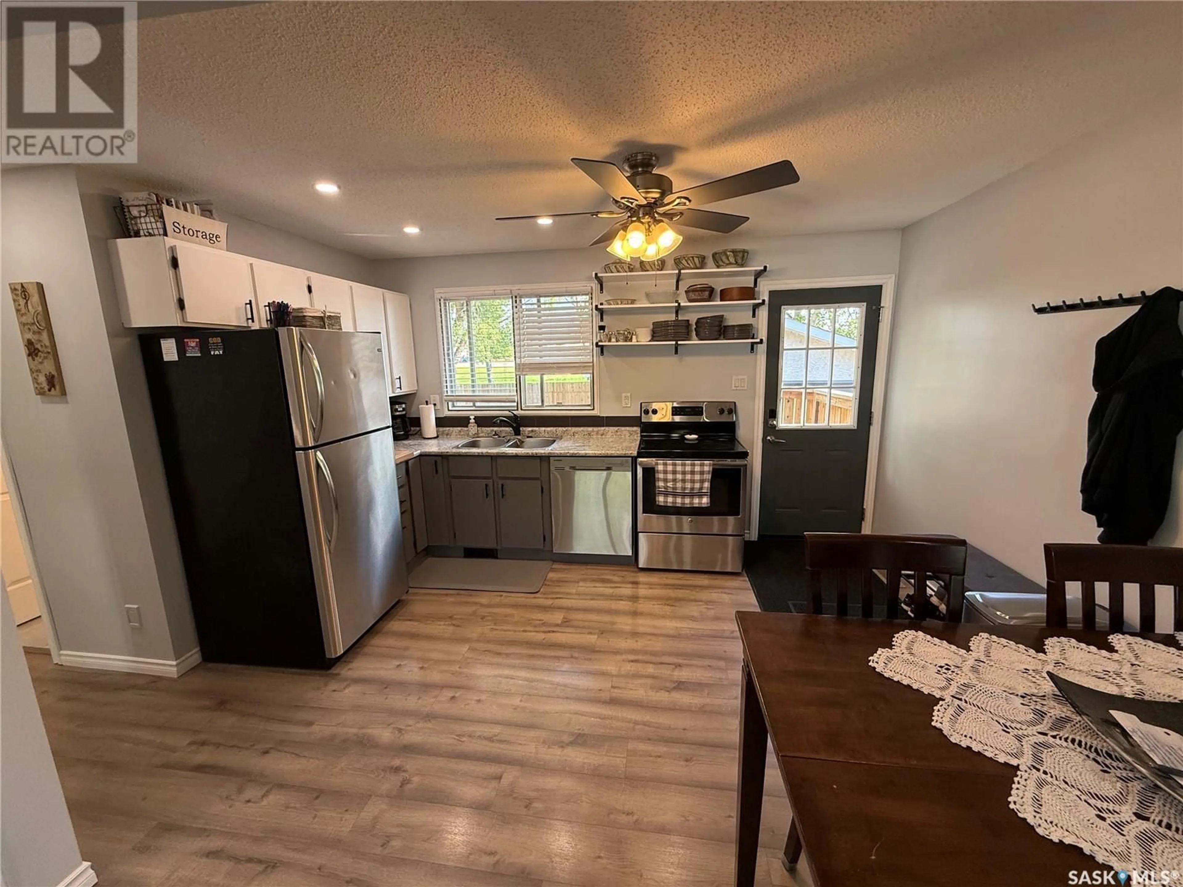 Open concept kitchen, unknown for 175 CHURCH DRIVE, Regina Saskatchewan S4X1R8