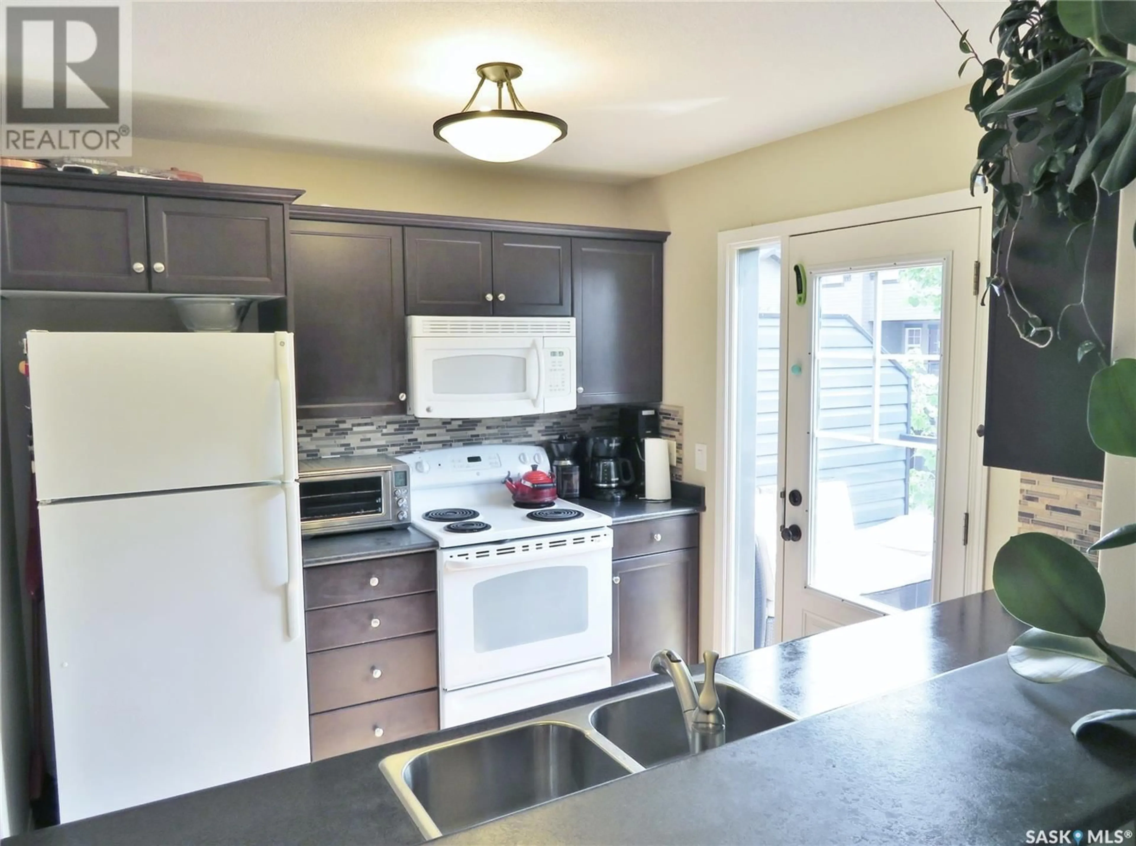 Standard kitchen, ceramic/tile floor for 150 - 517 LANGLOIS WAY, Saskatoon Saskatchewan S7K0K8
