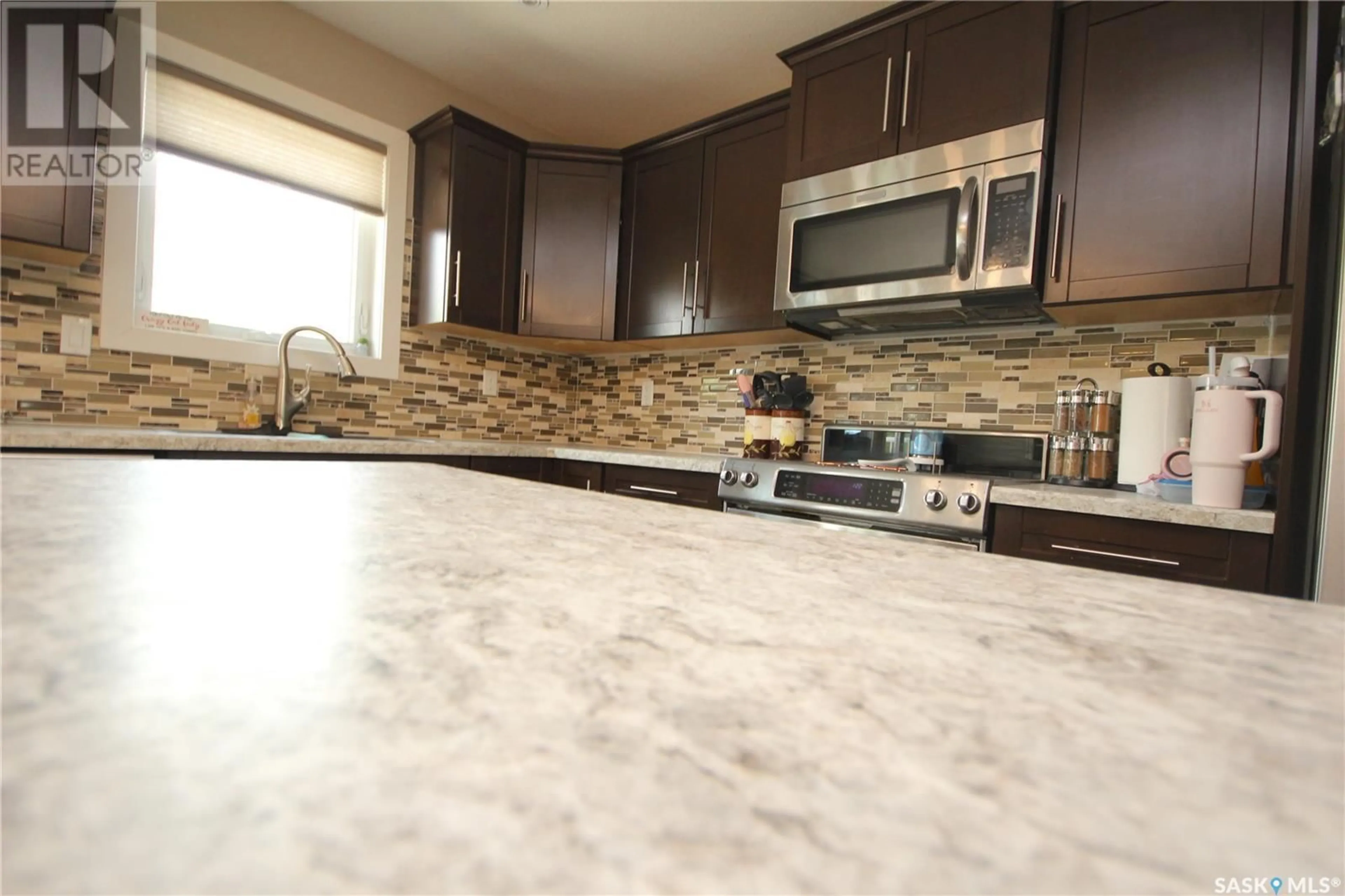 Open concept kitchen, ceramic/tile floor for 127 5TH AVENUE, Yorkton Saskatchewan S3N0Z3