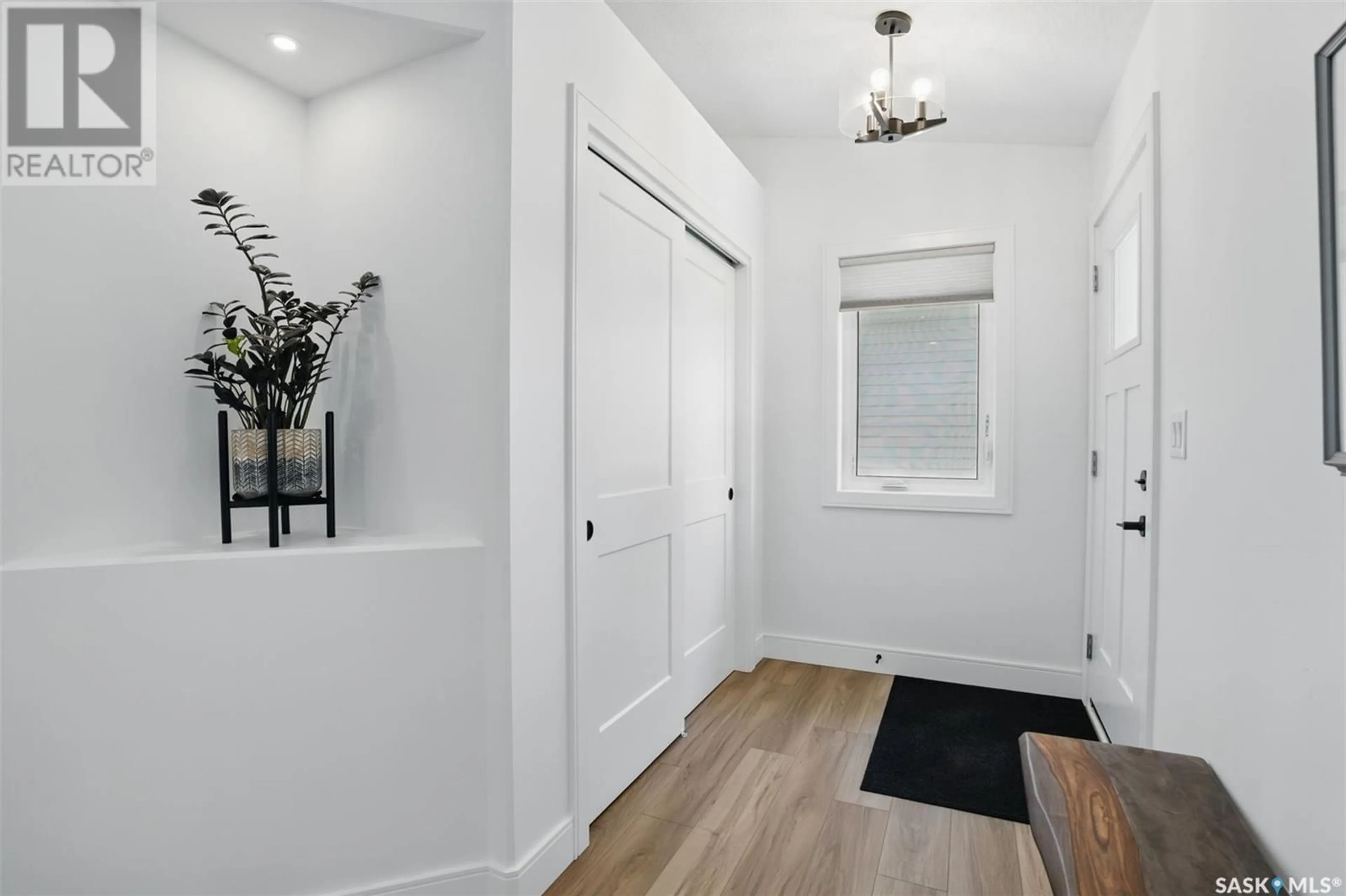 Indoor entryway for 22 437 PALMER CRESCENT, Warman Saskatchewan S0K4S1