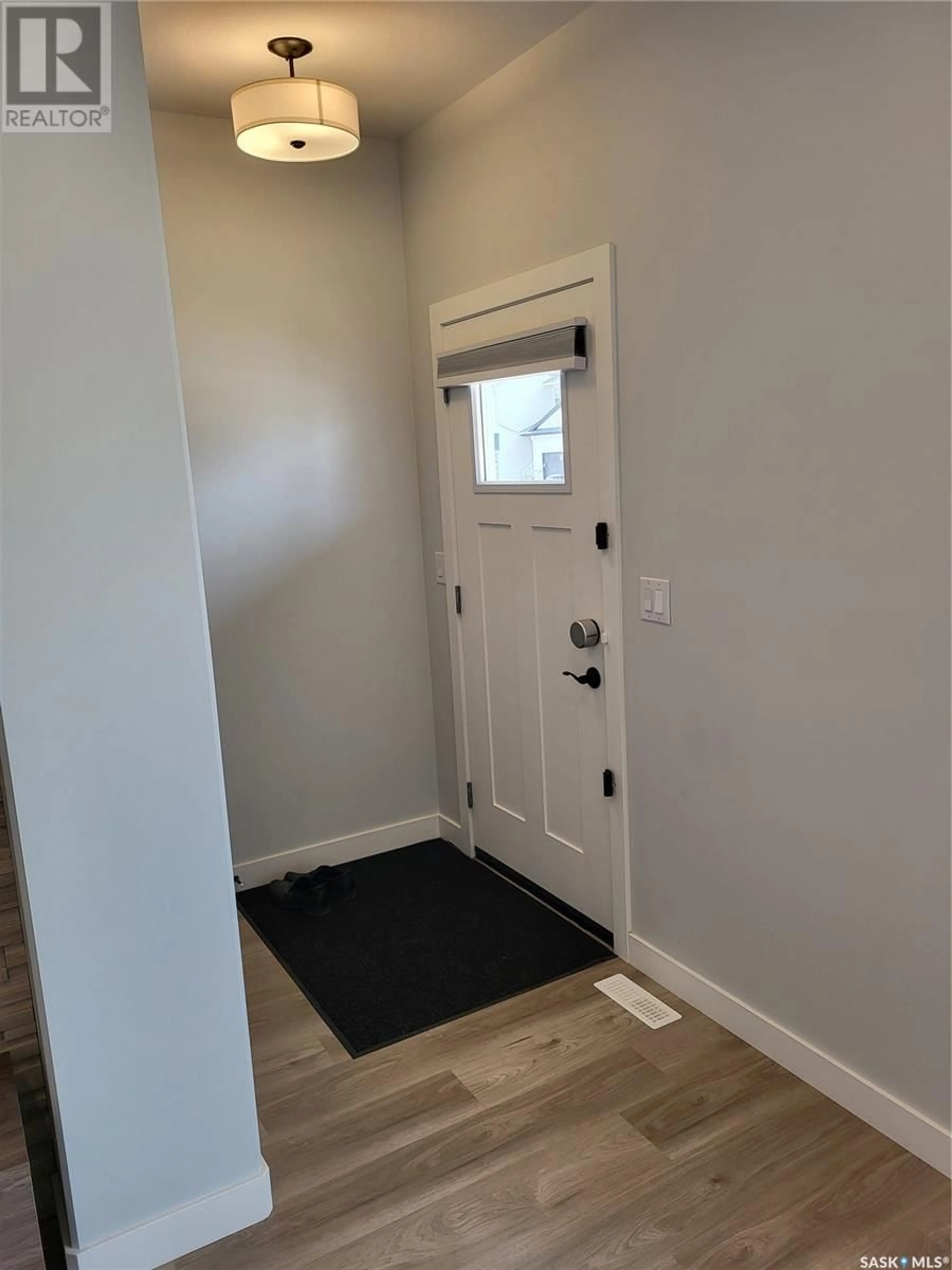 Indoor entryway for 127 KOSTIUK CRESCENT, Saskatoon Saskatchewan S7V1R8