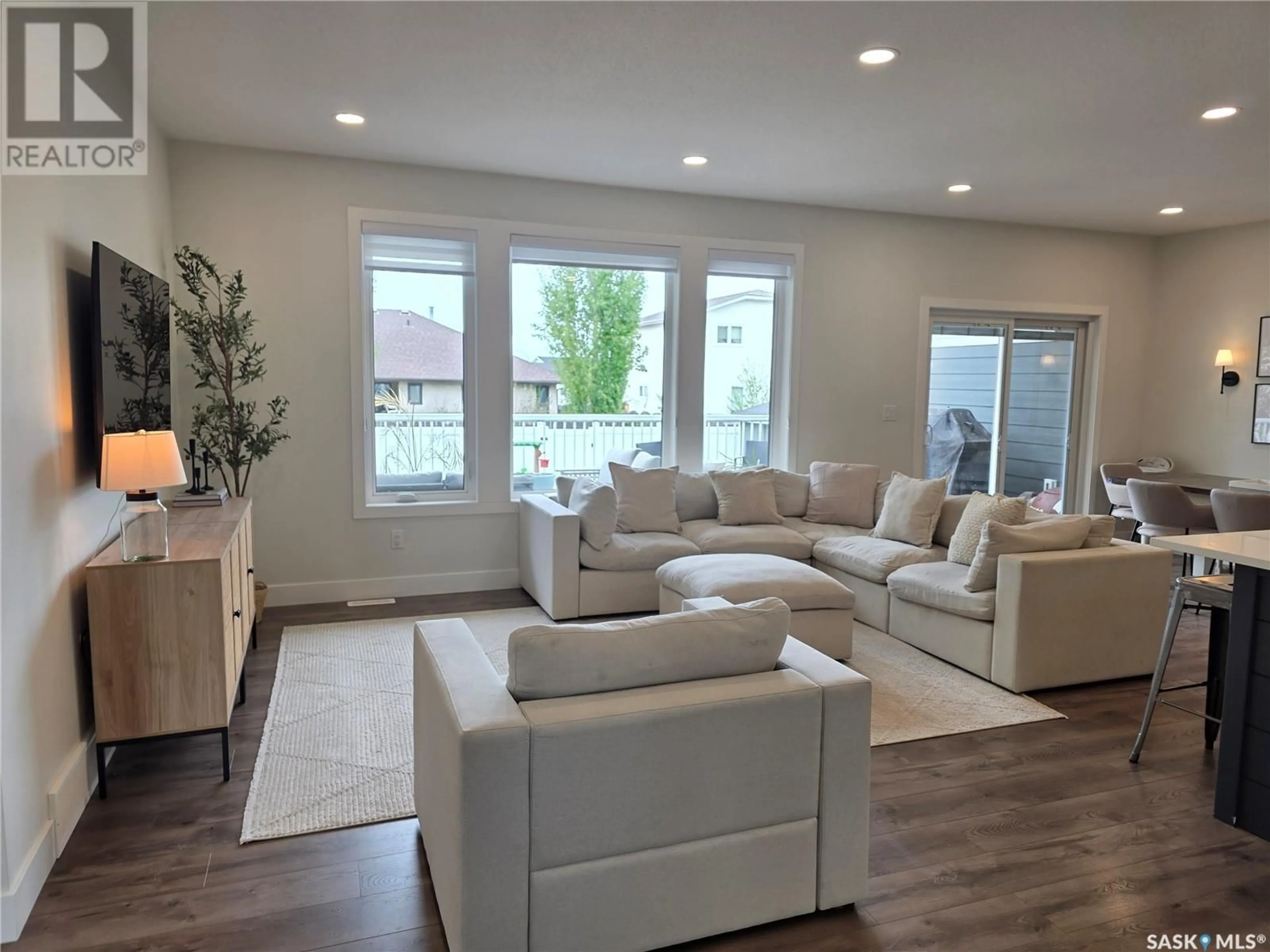 Living room with furniture, unknown for 810 CONQUEST AVENUE, Outlook Saskatchewan S0L2N0