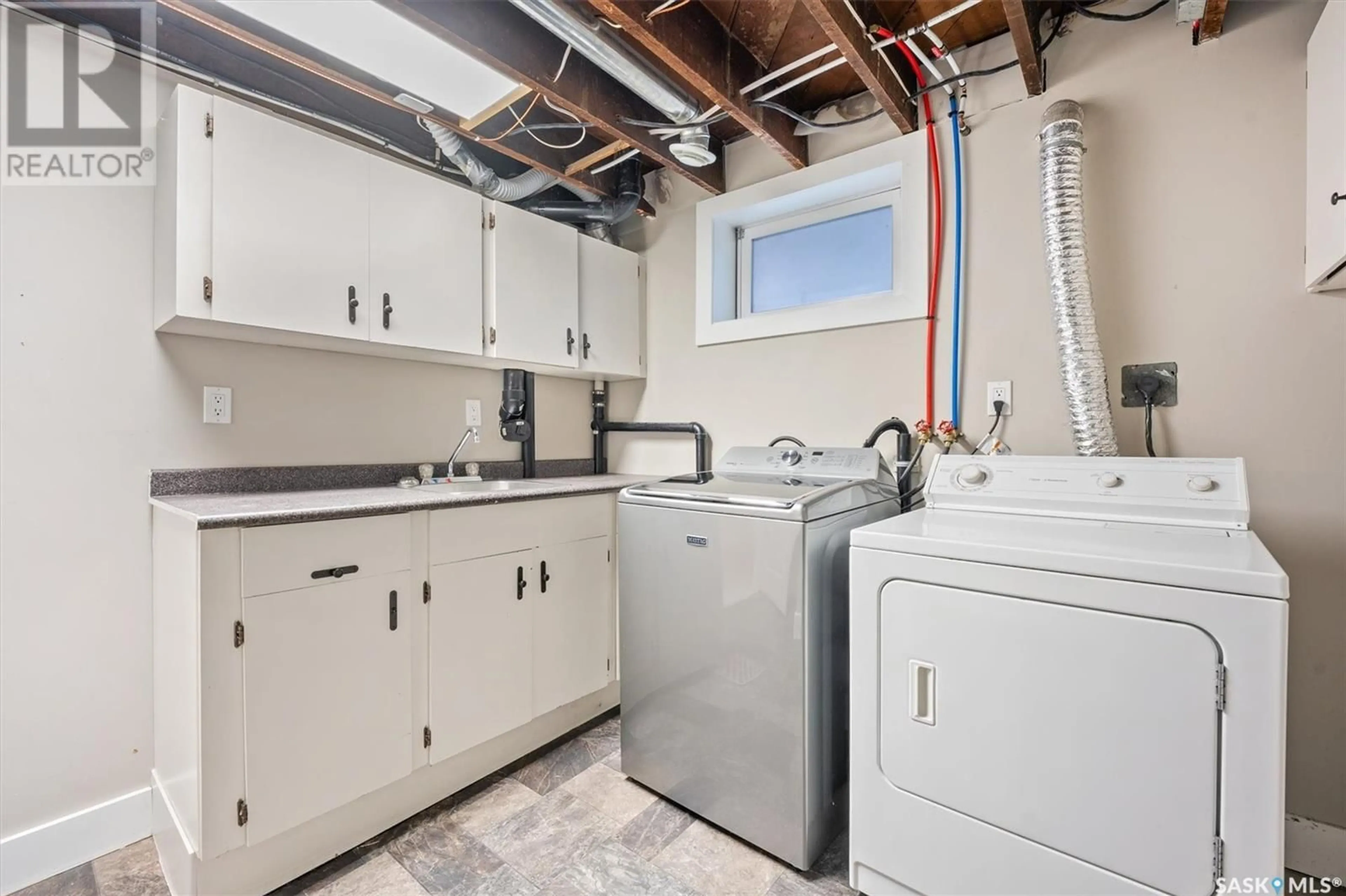 Laundry room for 525 4TH AVENUE, Saskatoon Saskatchewan S7K2M5